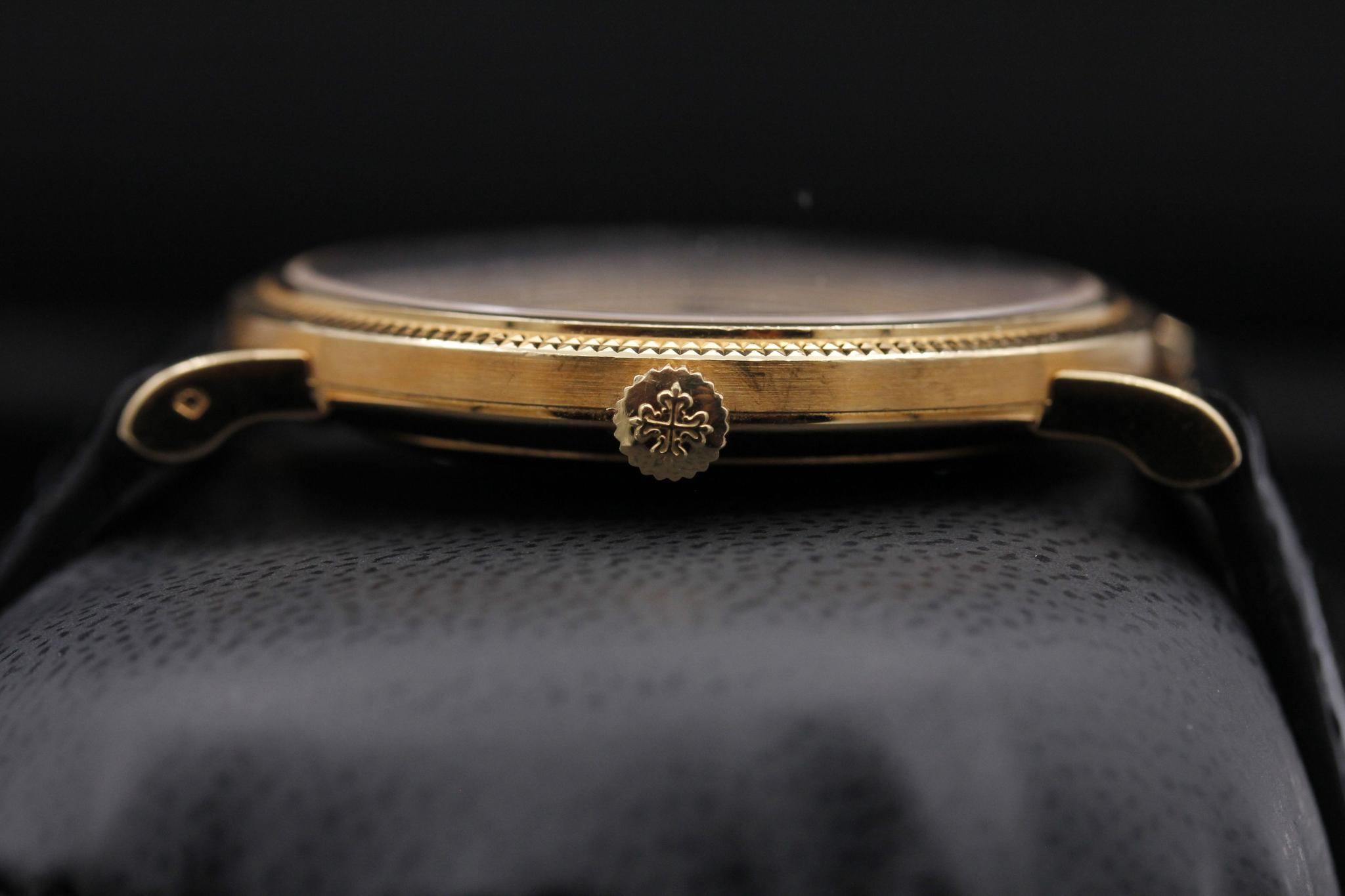 Watch Image 3