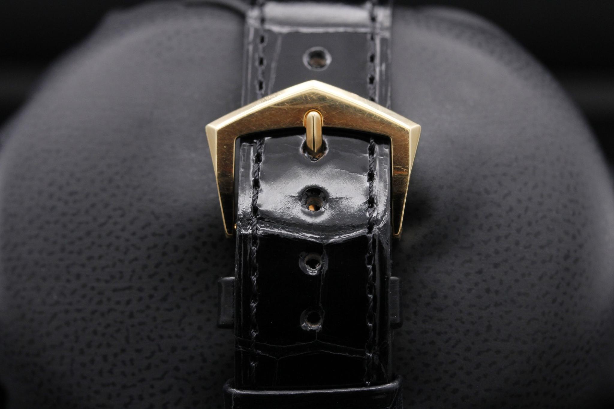 Watch Image 8