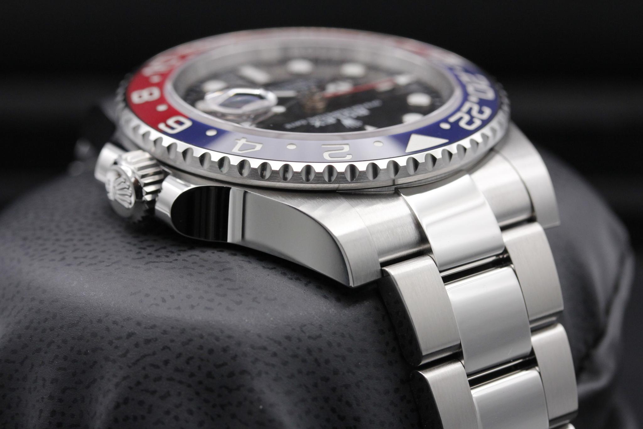 Watch Image 4
