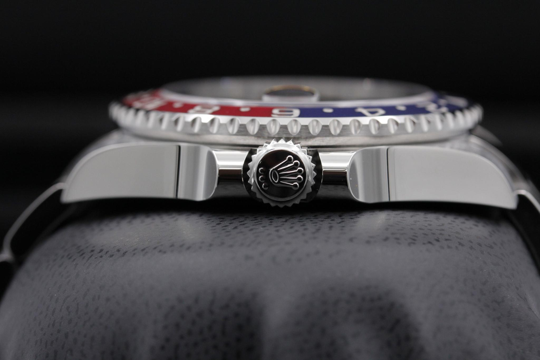 Watch Image 3