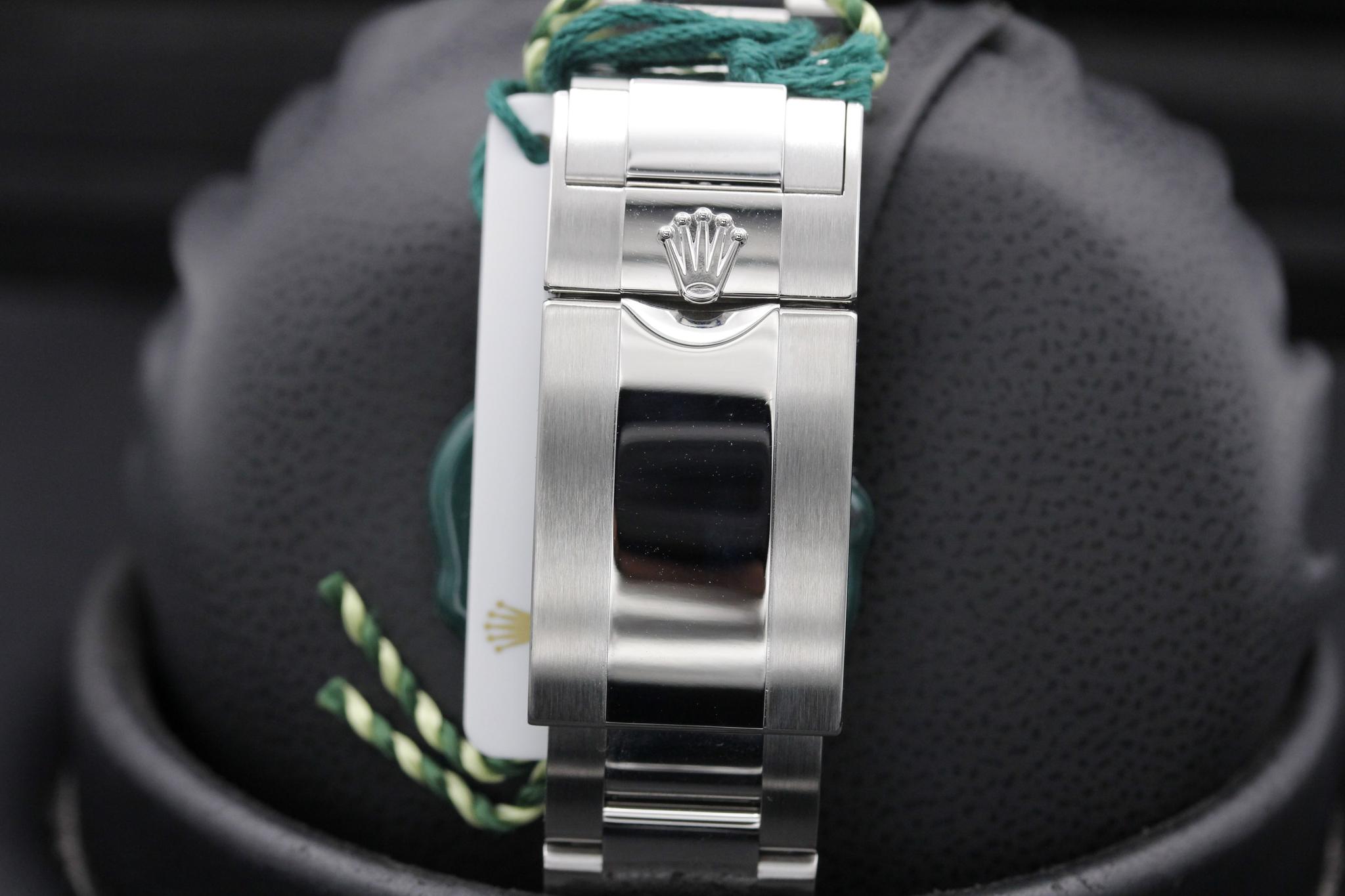 Watch Image 8