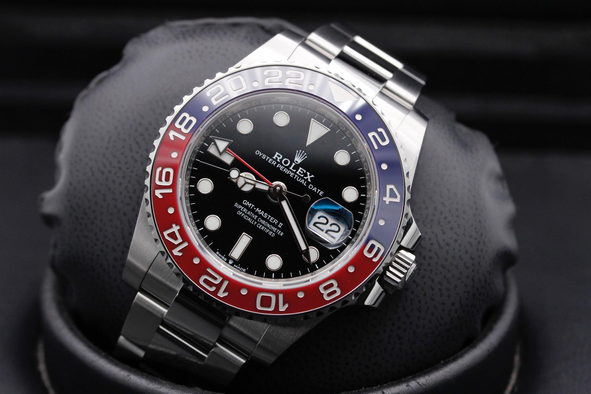 Watch Image 10