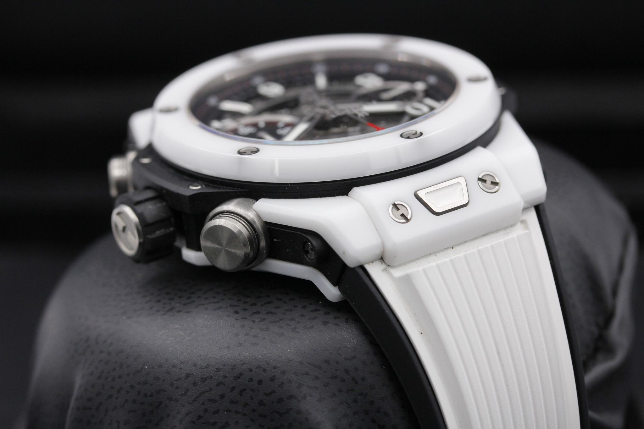 Watch Image 4
