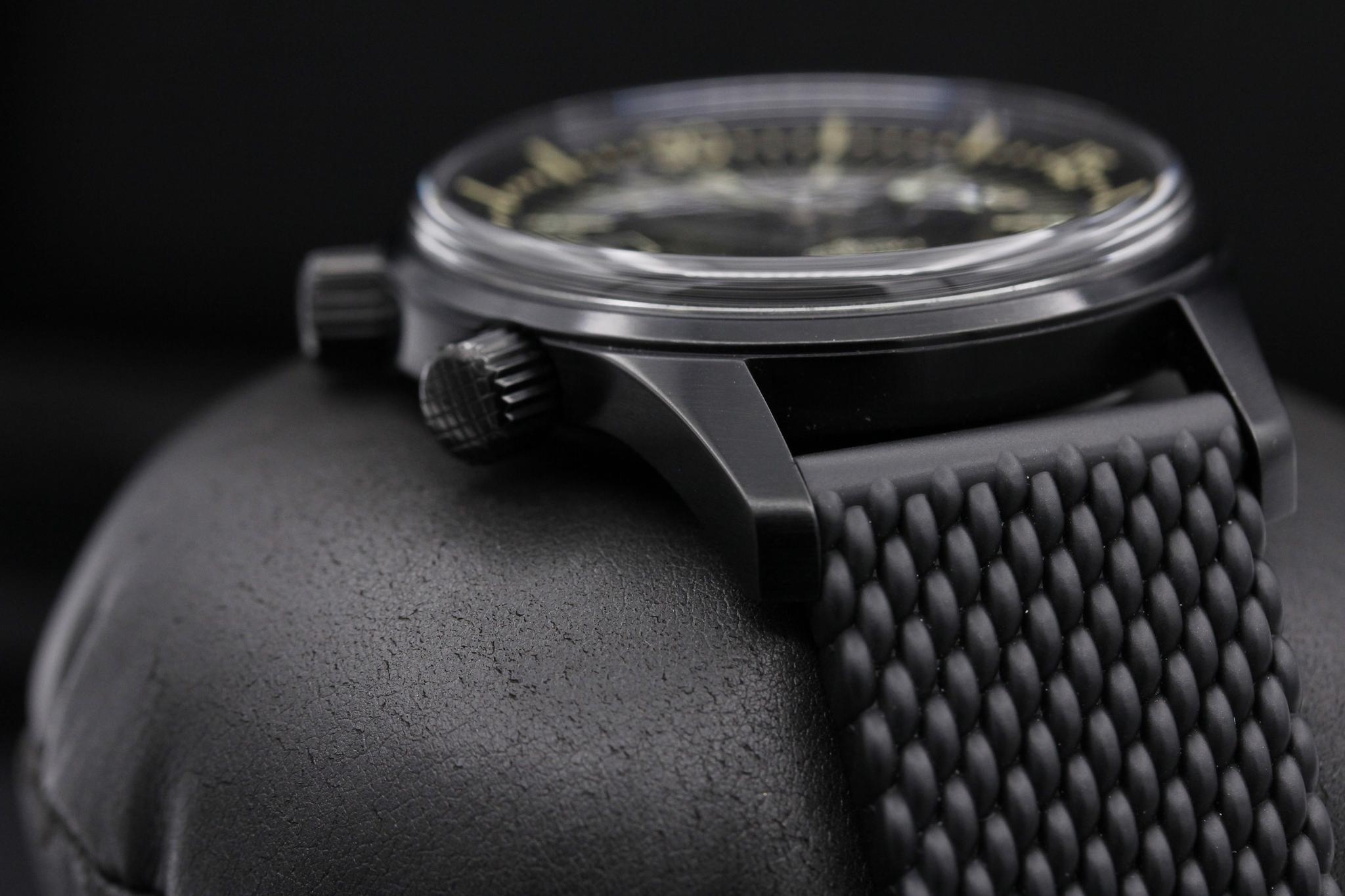 Watch Image 4
