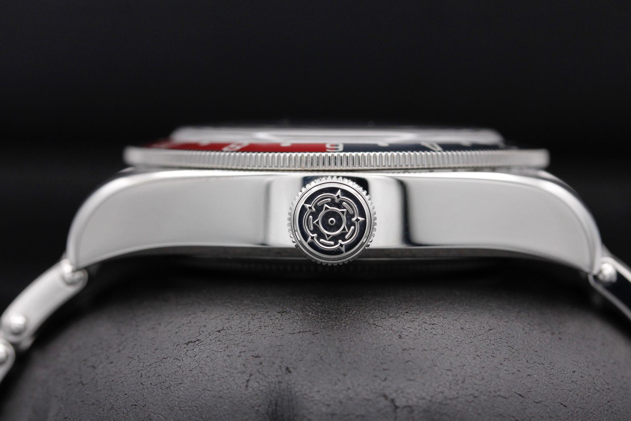 Watch Image 3