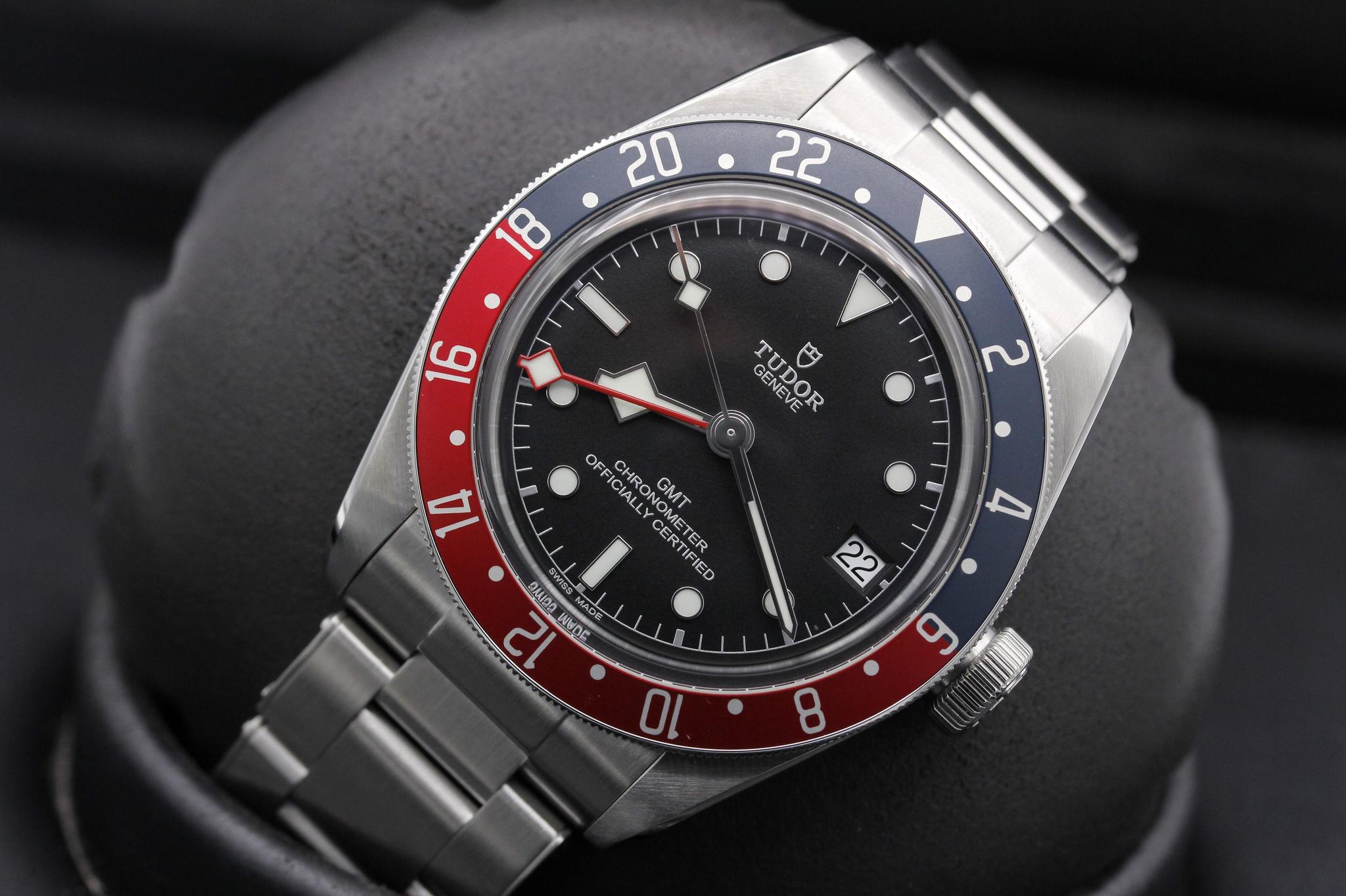 Watch Image 9