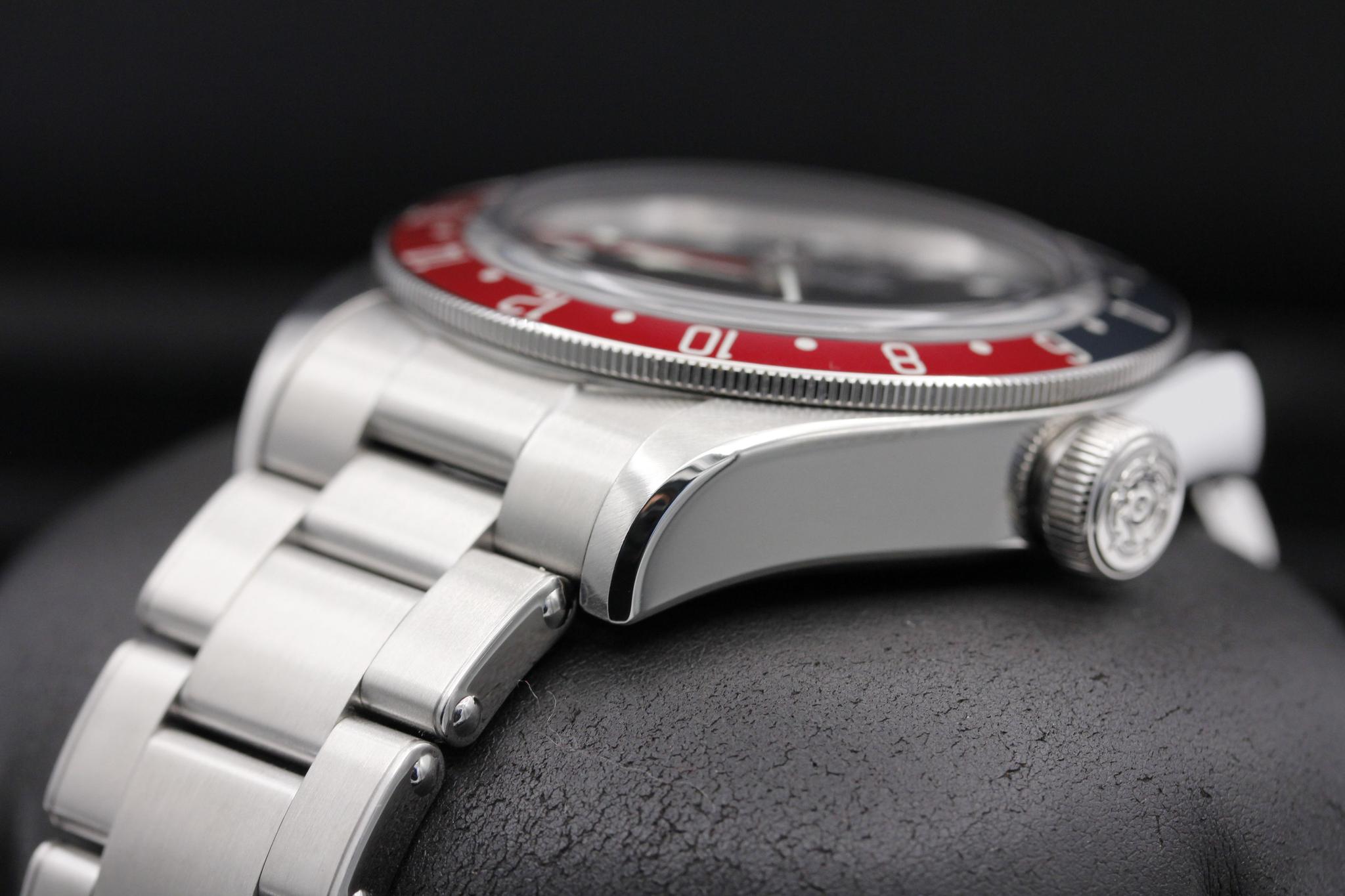 Watch Image 2