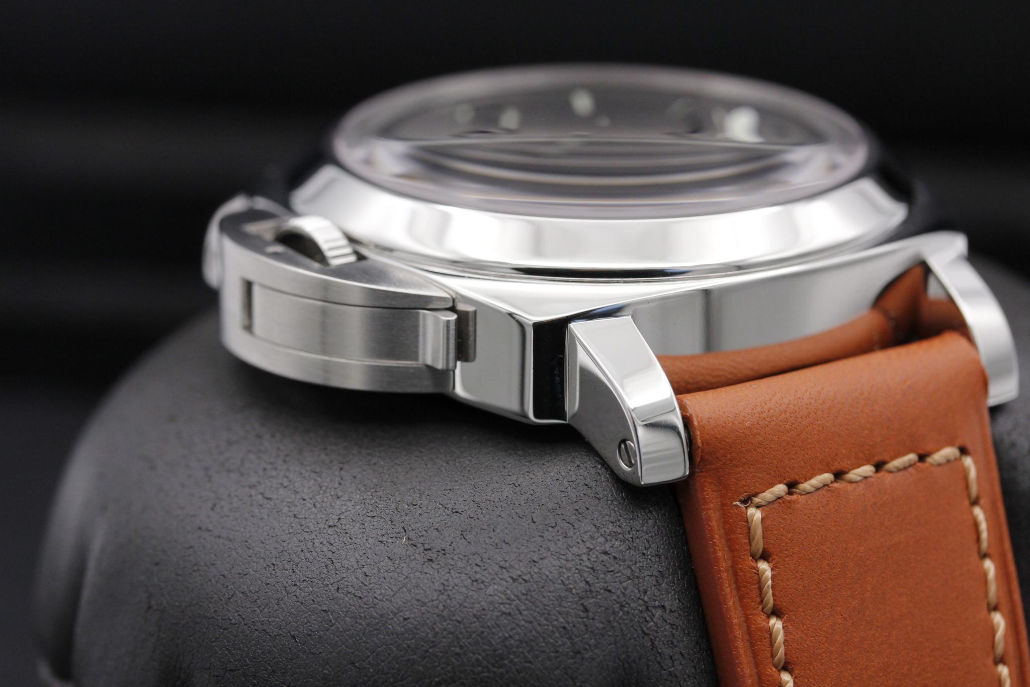 Watch Image 4