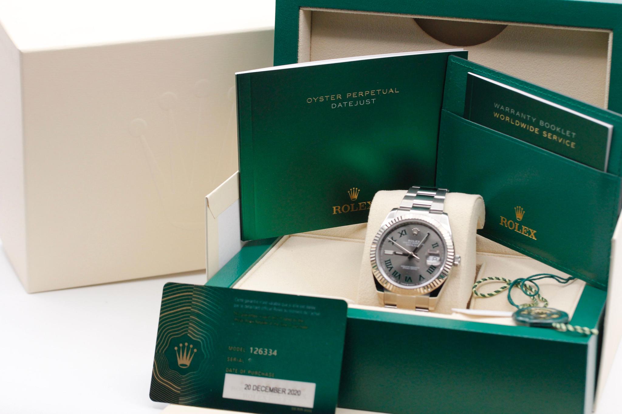 Watch Image 11