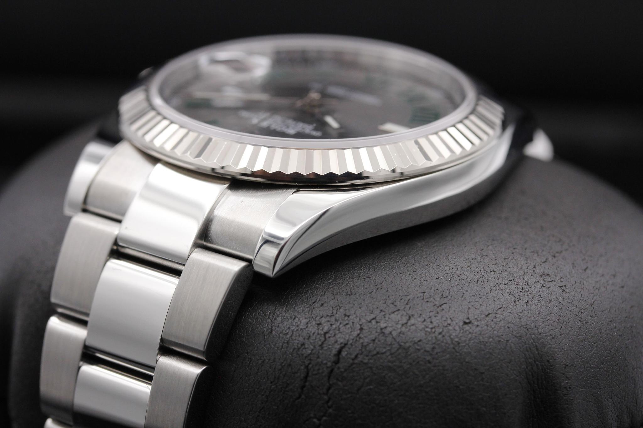 Watch Image 5