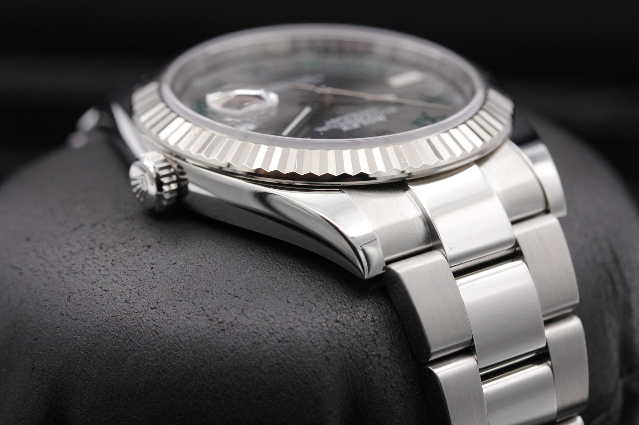 Watch Image 4
