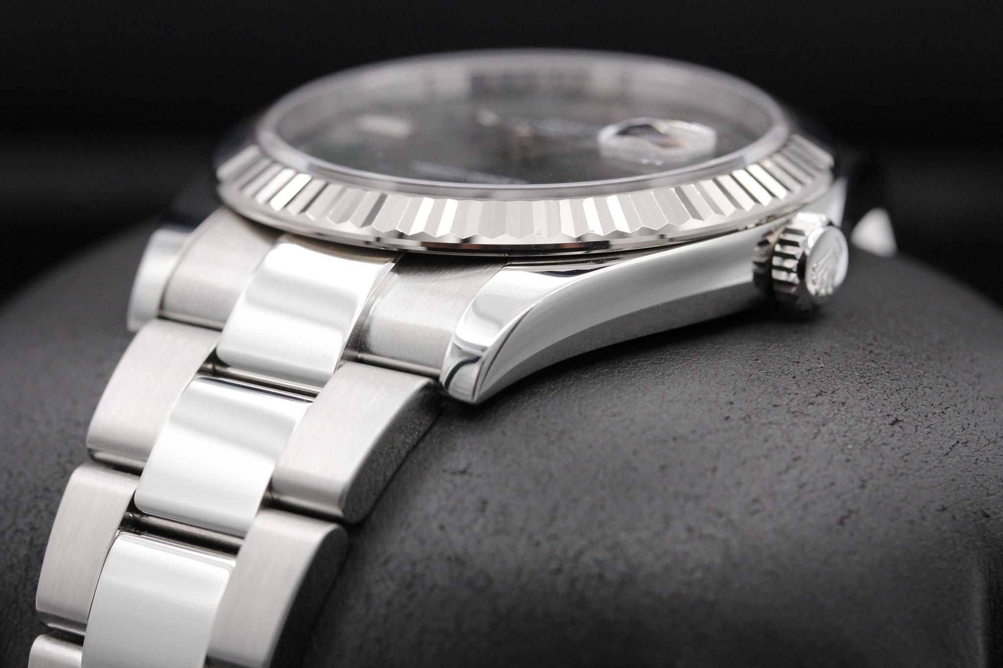 Watch Image 2