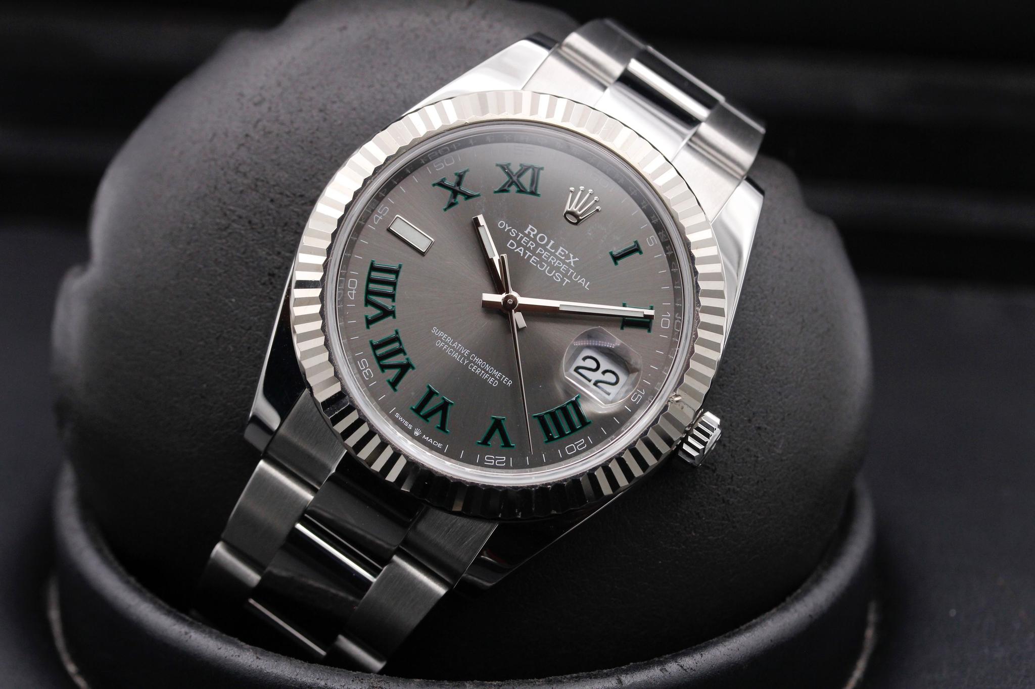 Watch Image 10