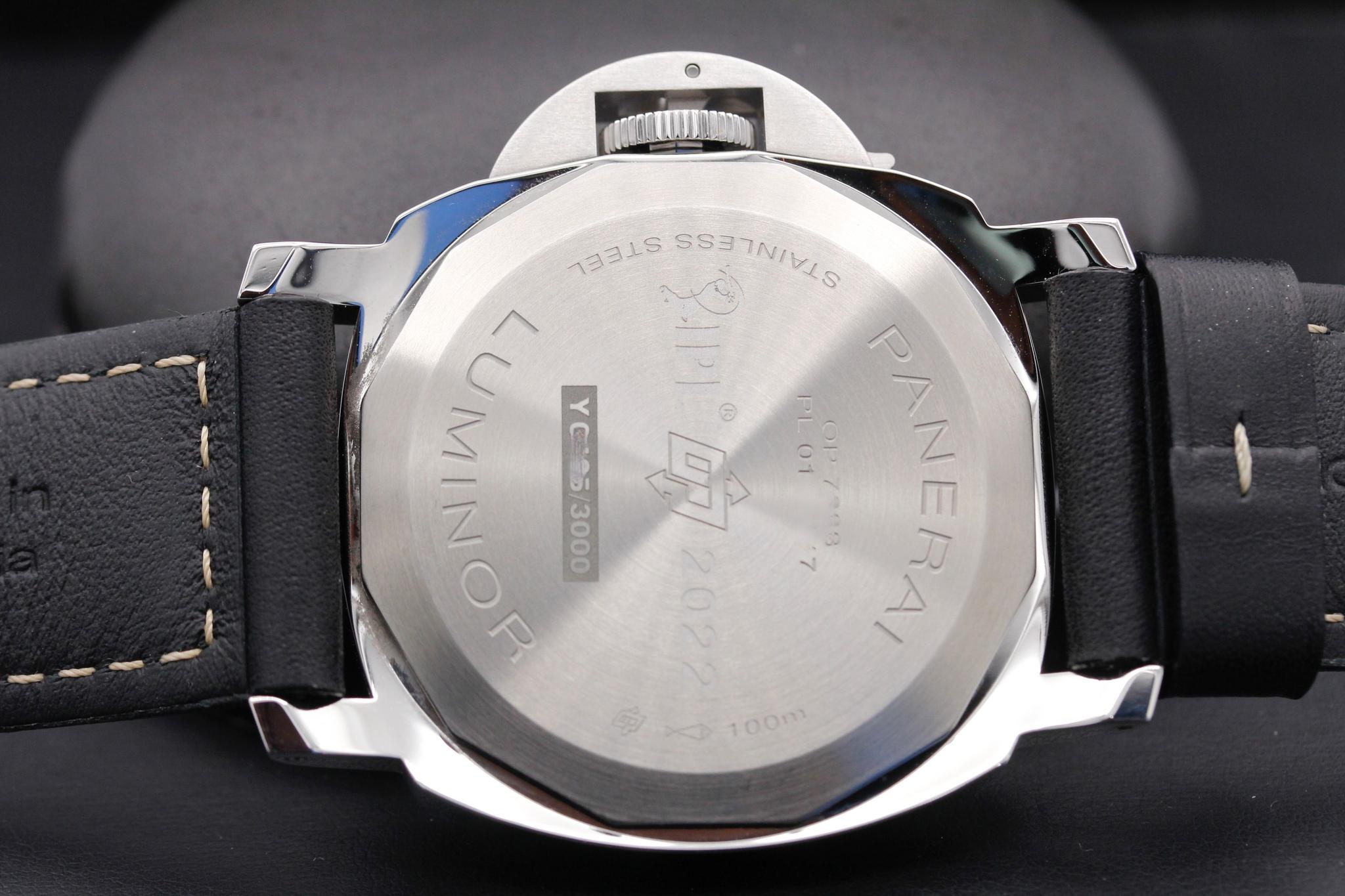 Watch Image 7