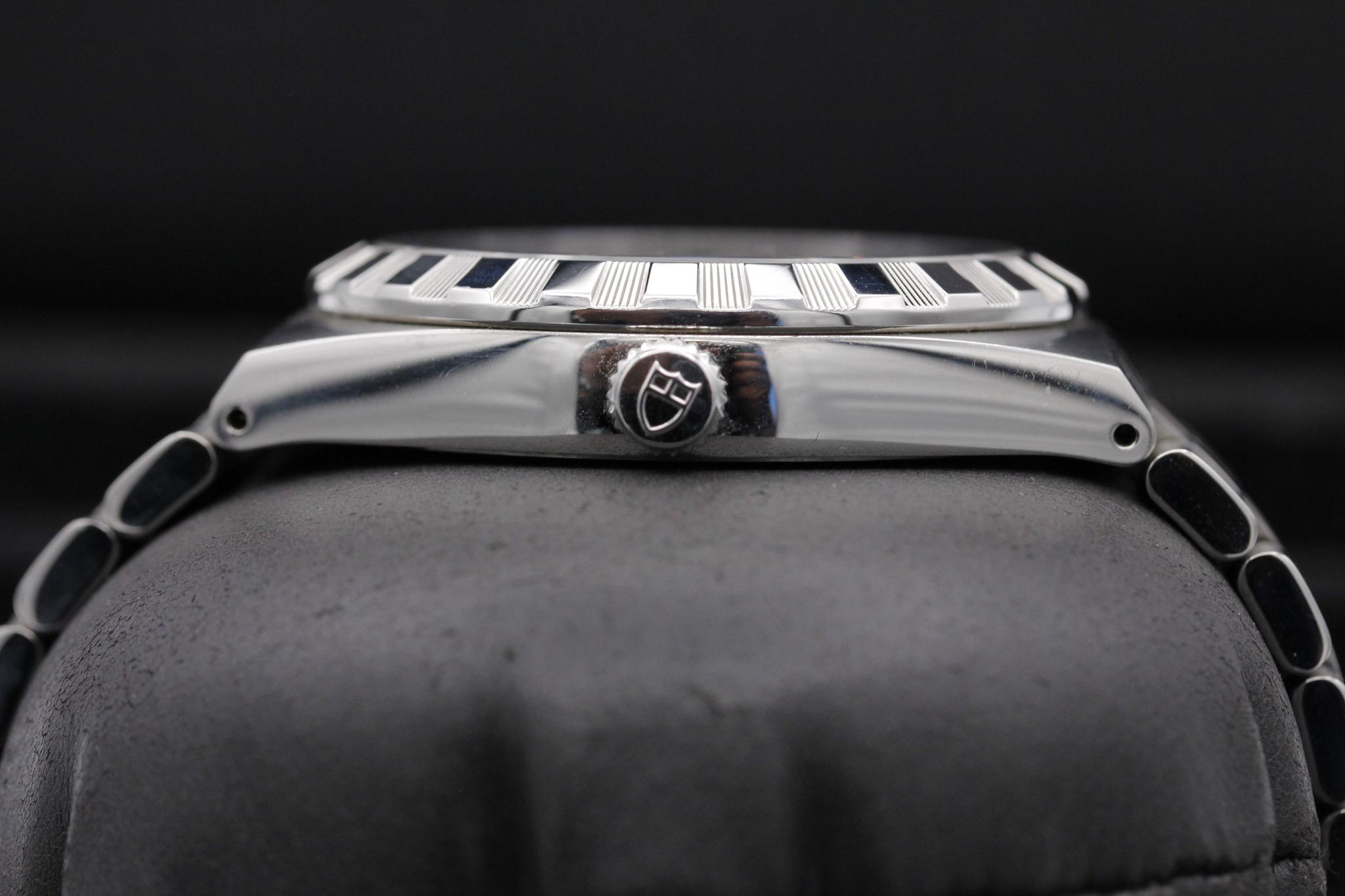 Watch Image 3