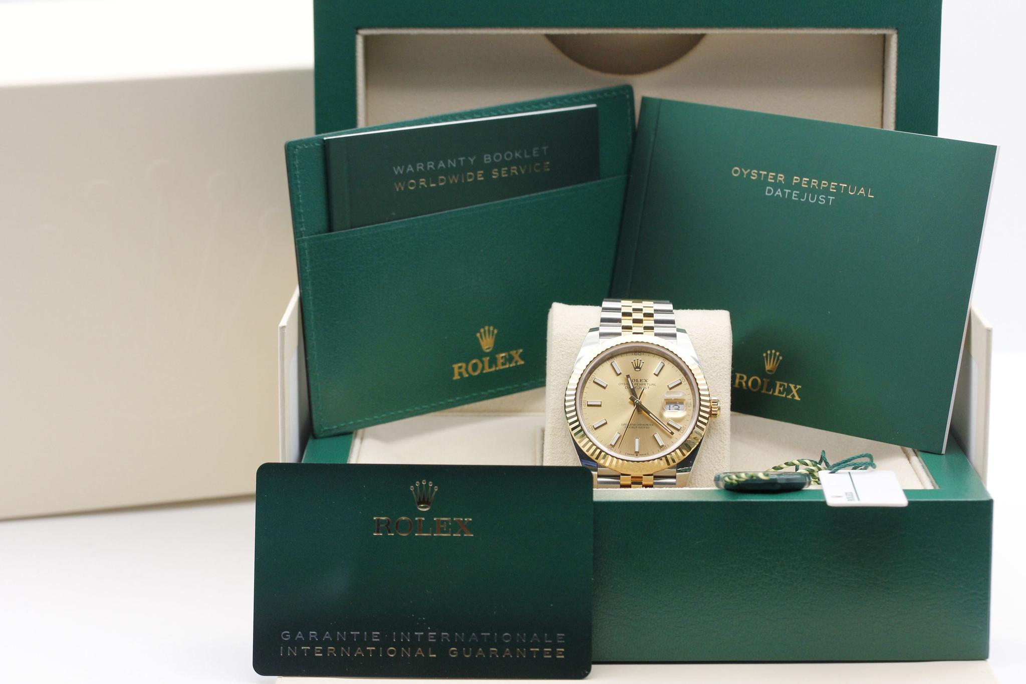 Watch Image 11