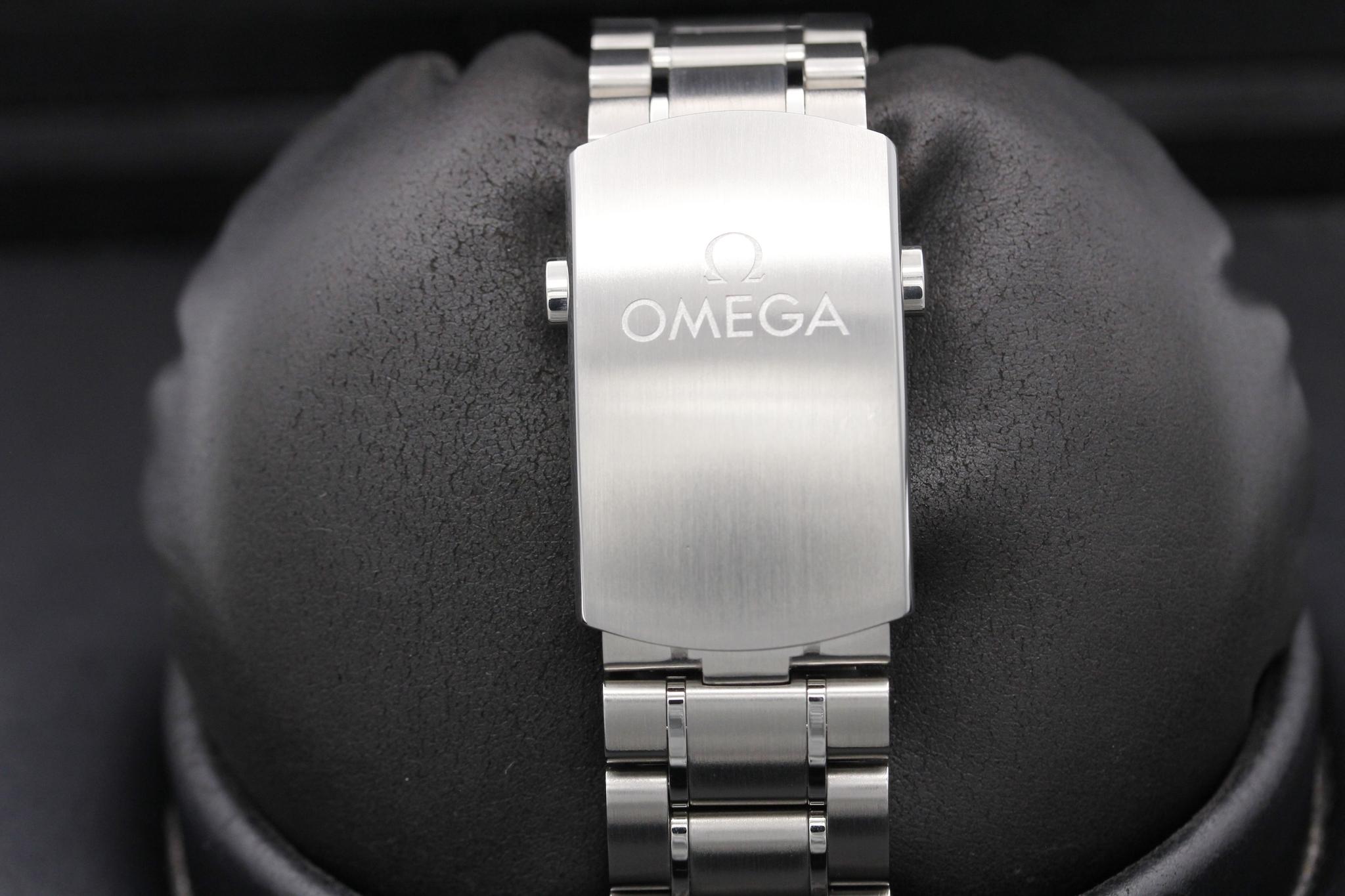 Watch Image 8