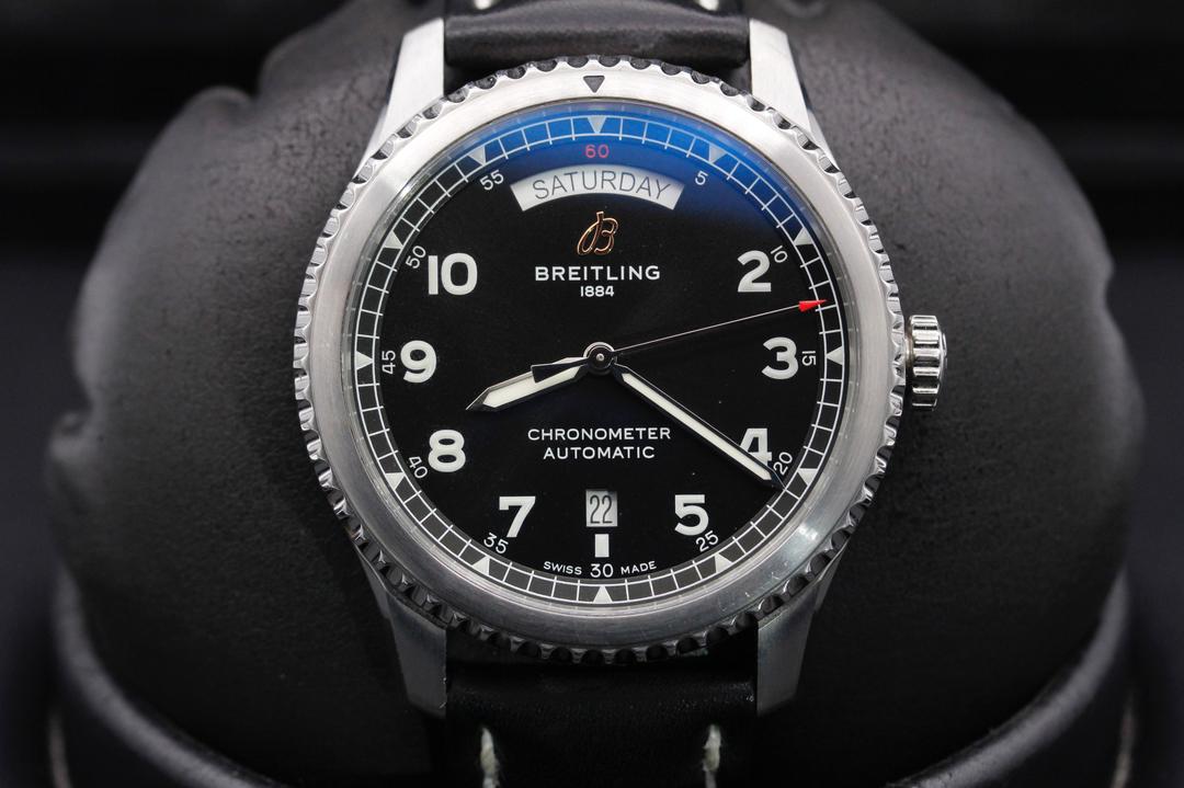 Breitling Aviator 8 Day Date A45330101B1X1