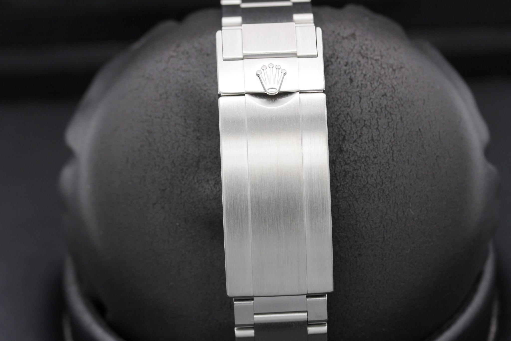 Watch Image 8