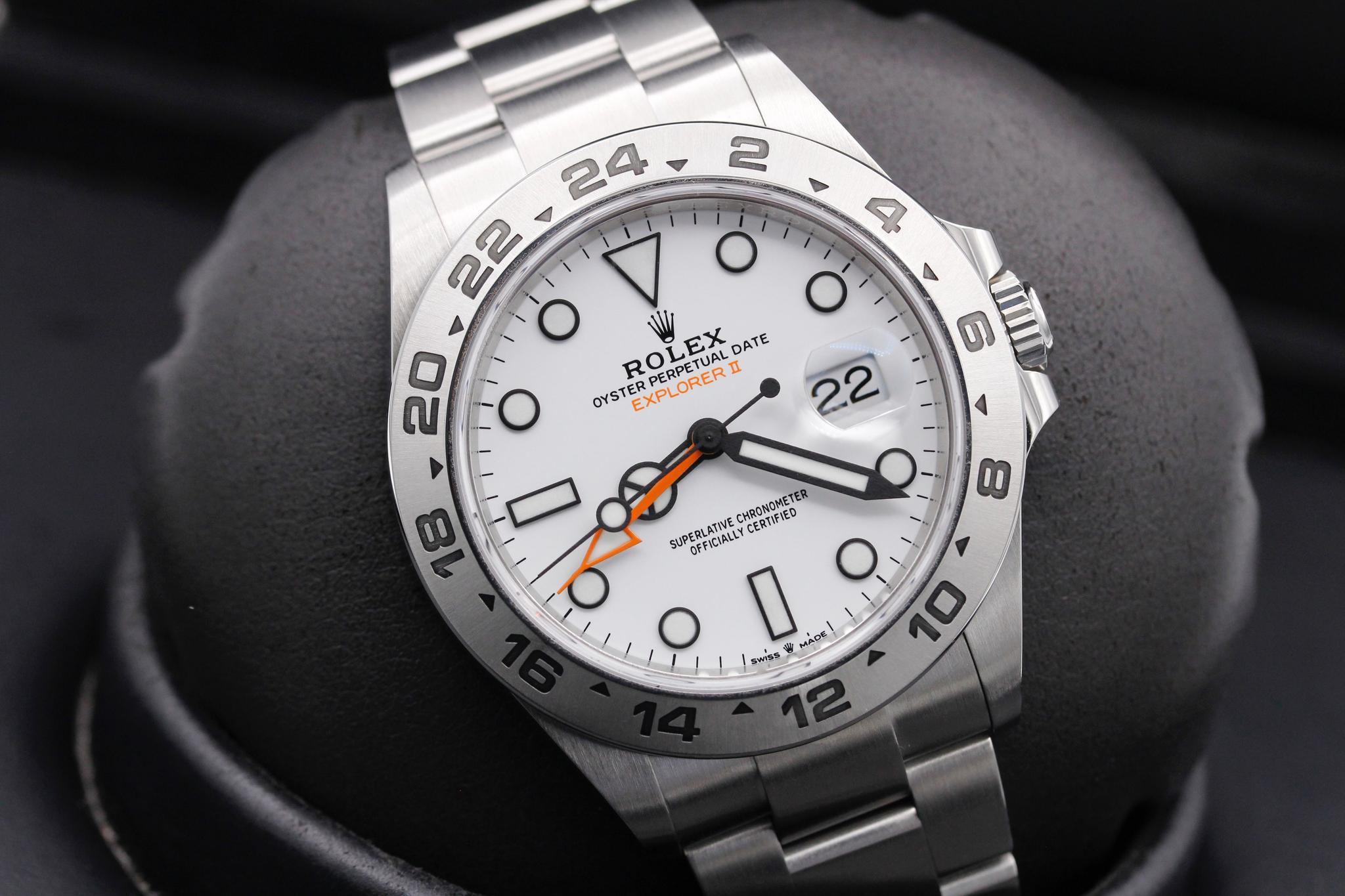 Watch Image 10