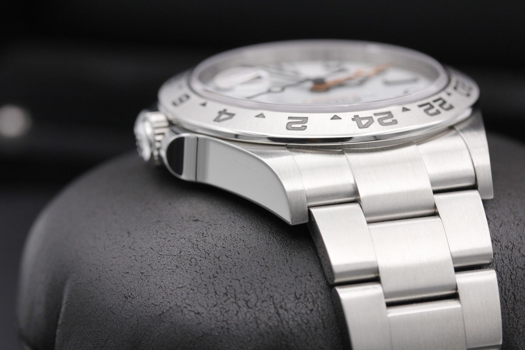 Watch Image 4