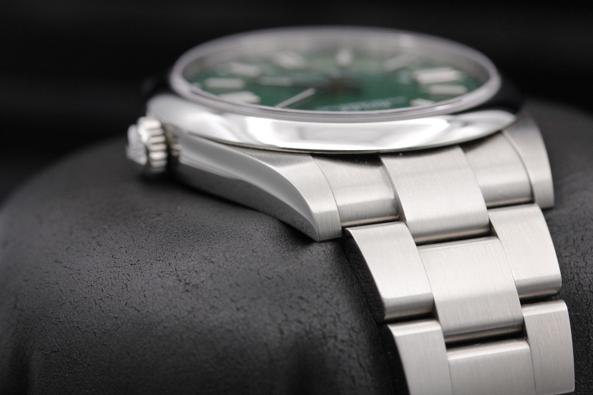 Watch Image 4