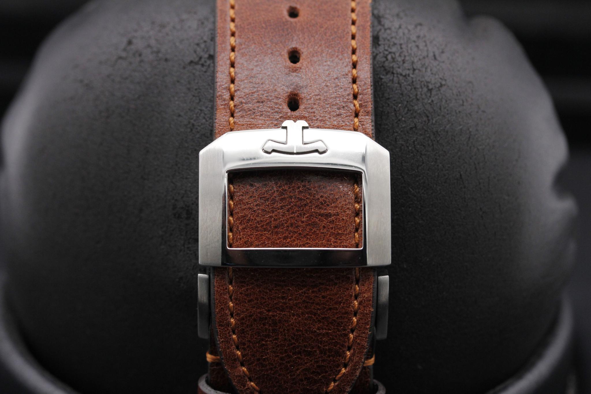 Watch Image 8