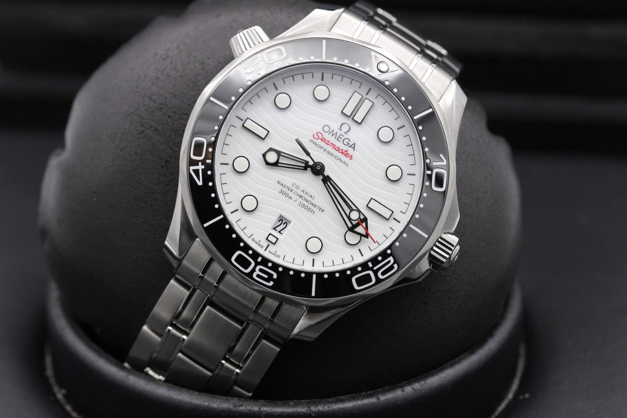 Watch Image 9