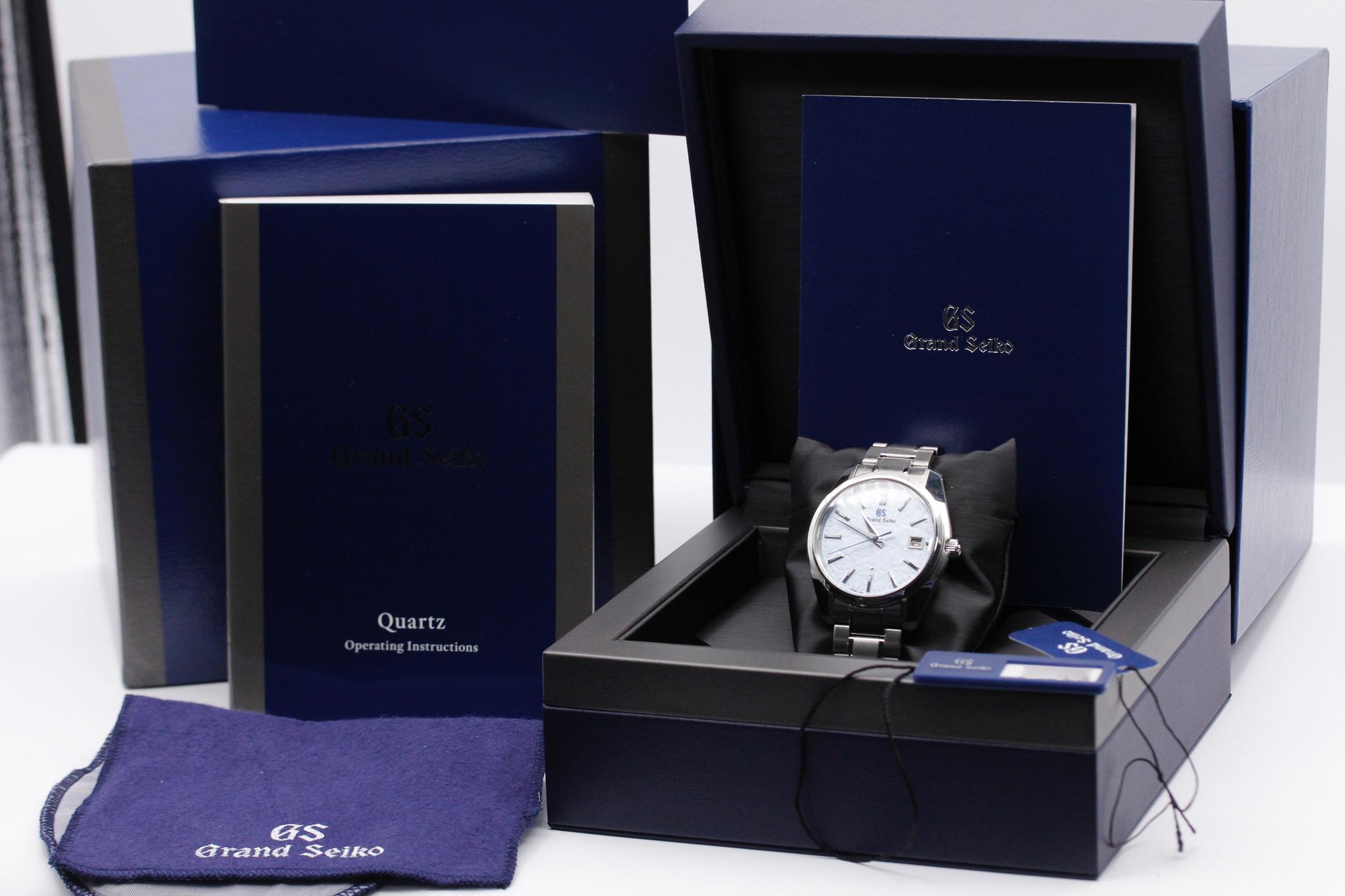 Watch Image 11