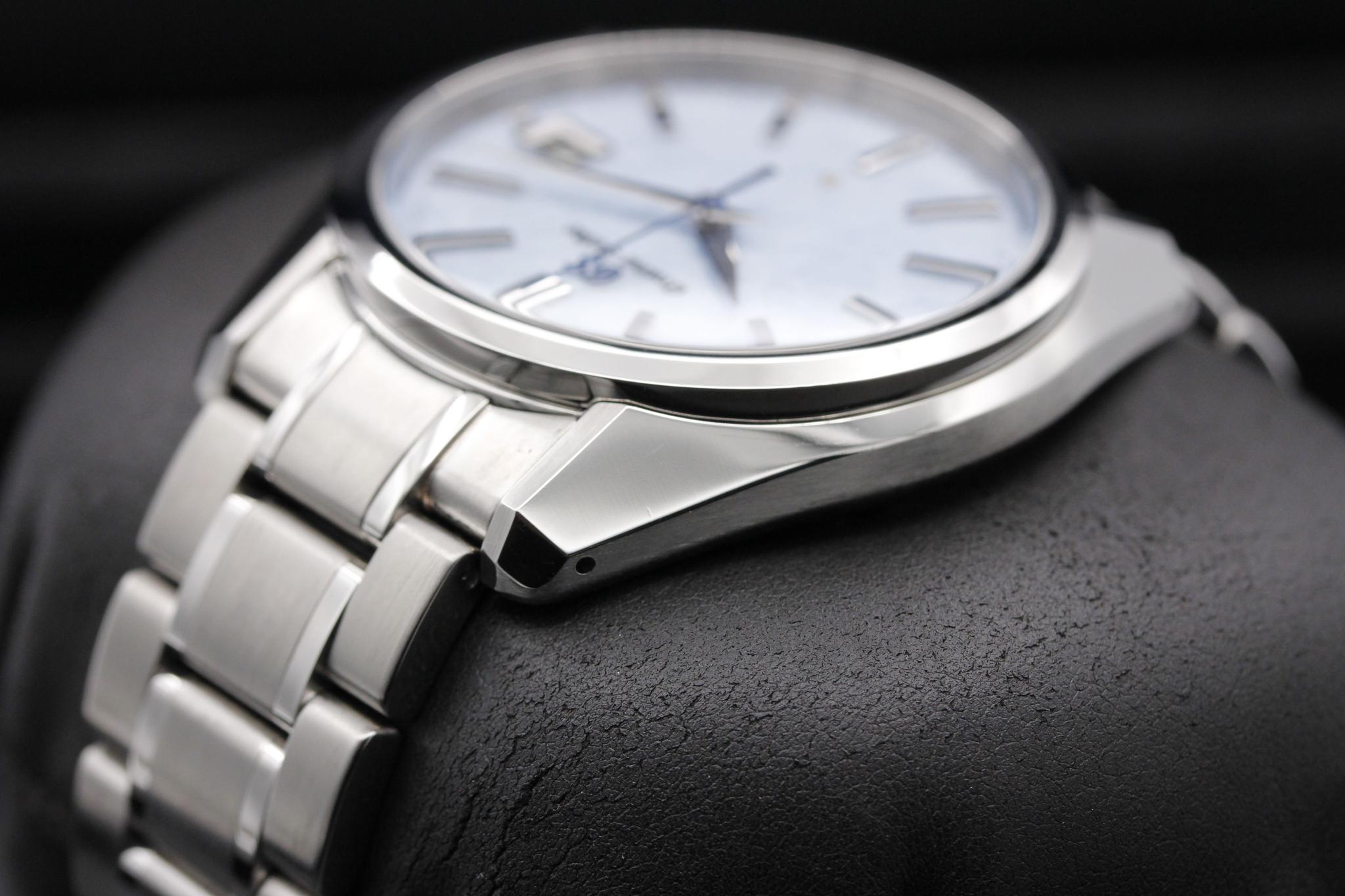 Watch Image 5