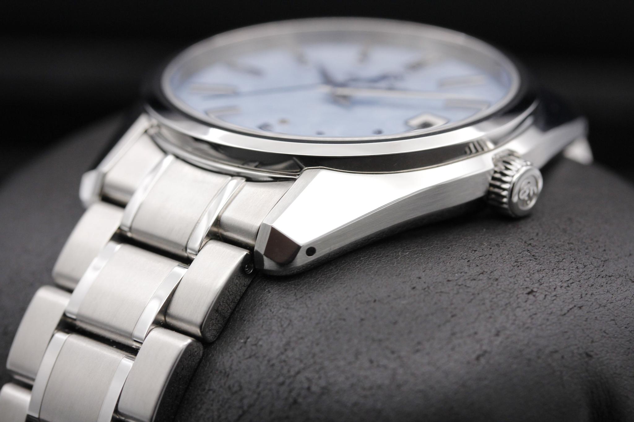 Watch Image 2