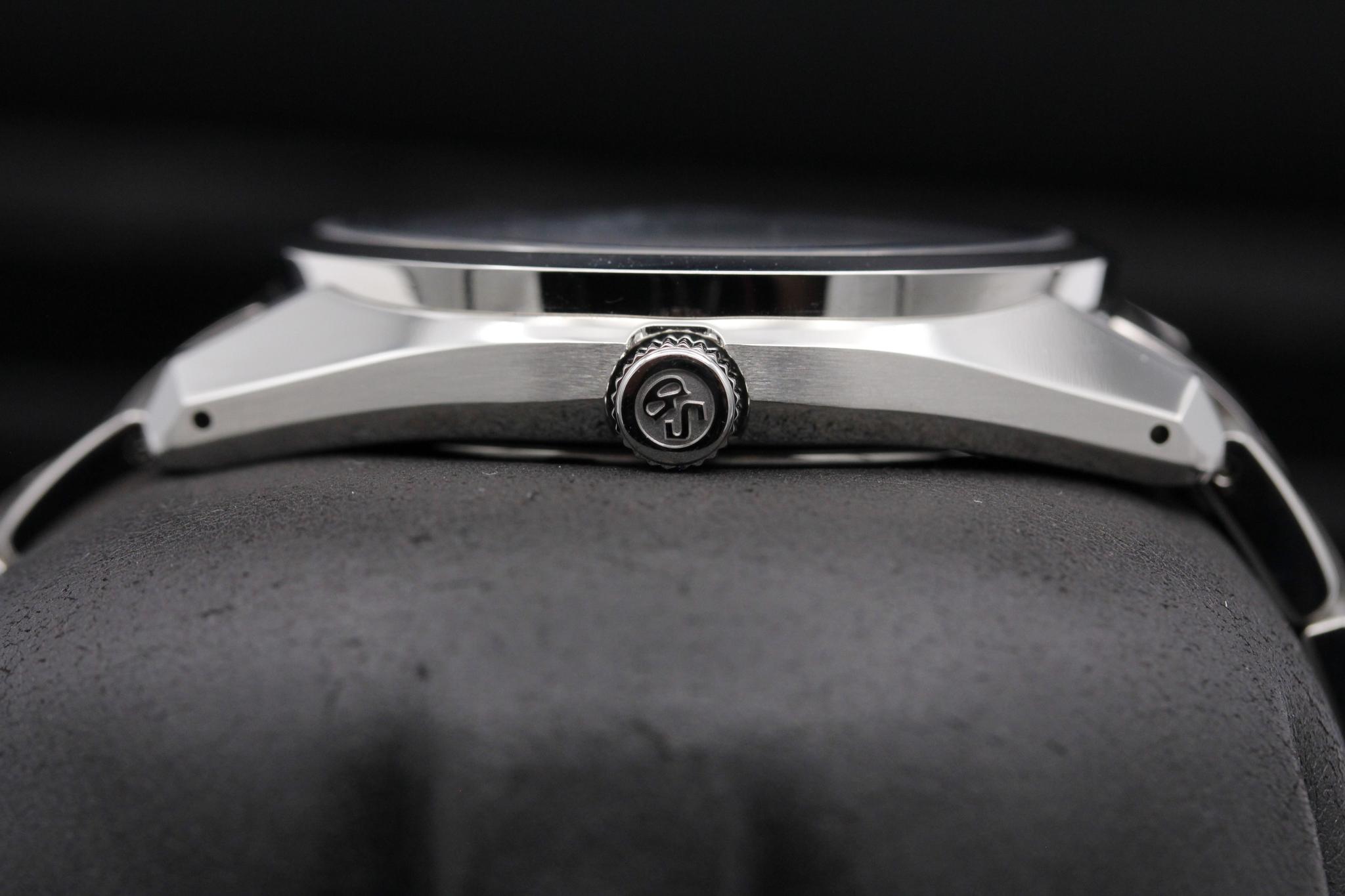 Watch Image 3