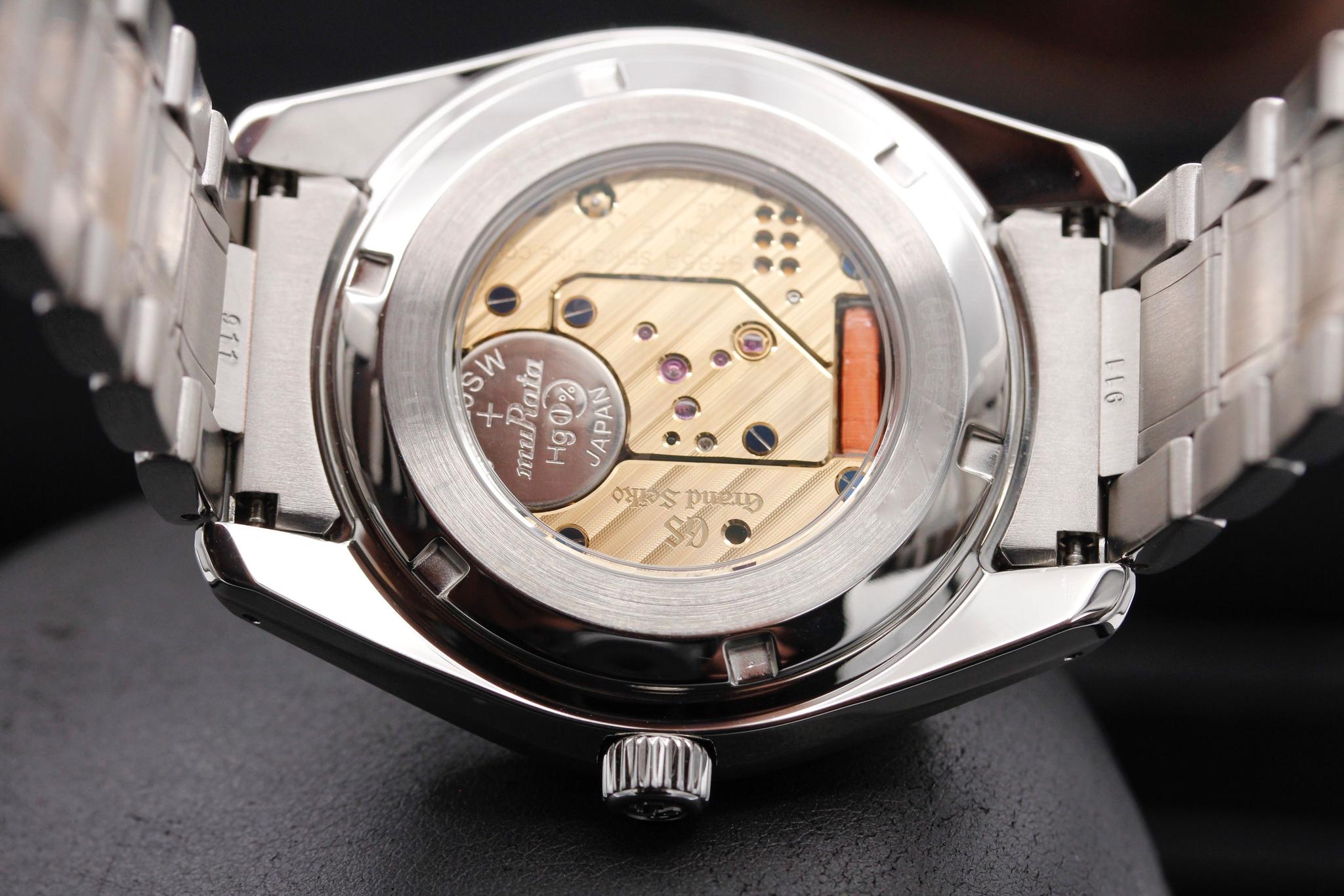 Watch Image 7