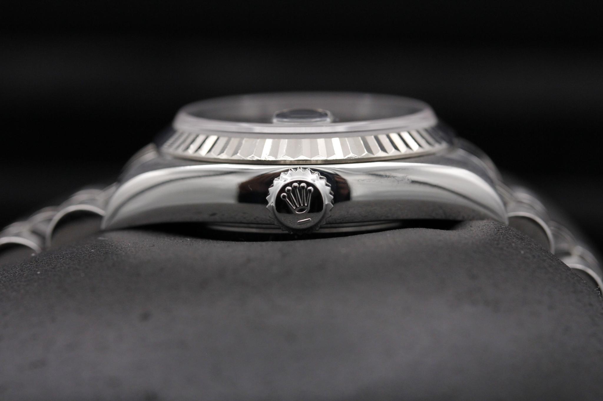 Watch Image 3