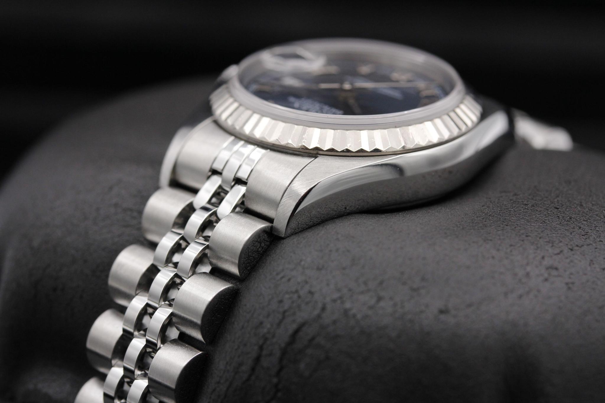 Watch Image 5