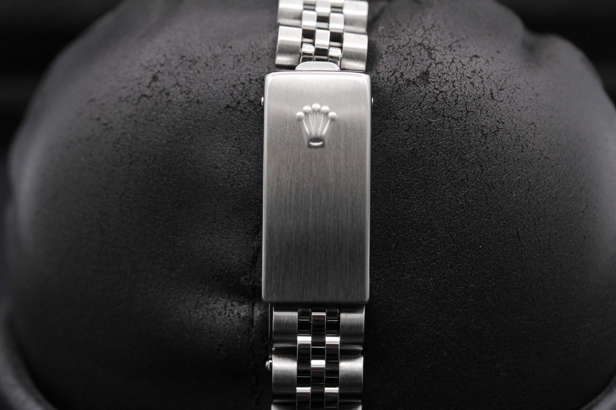 Watch Image 9