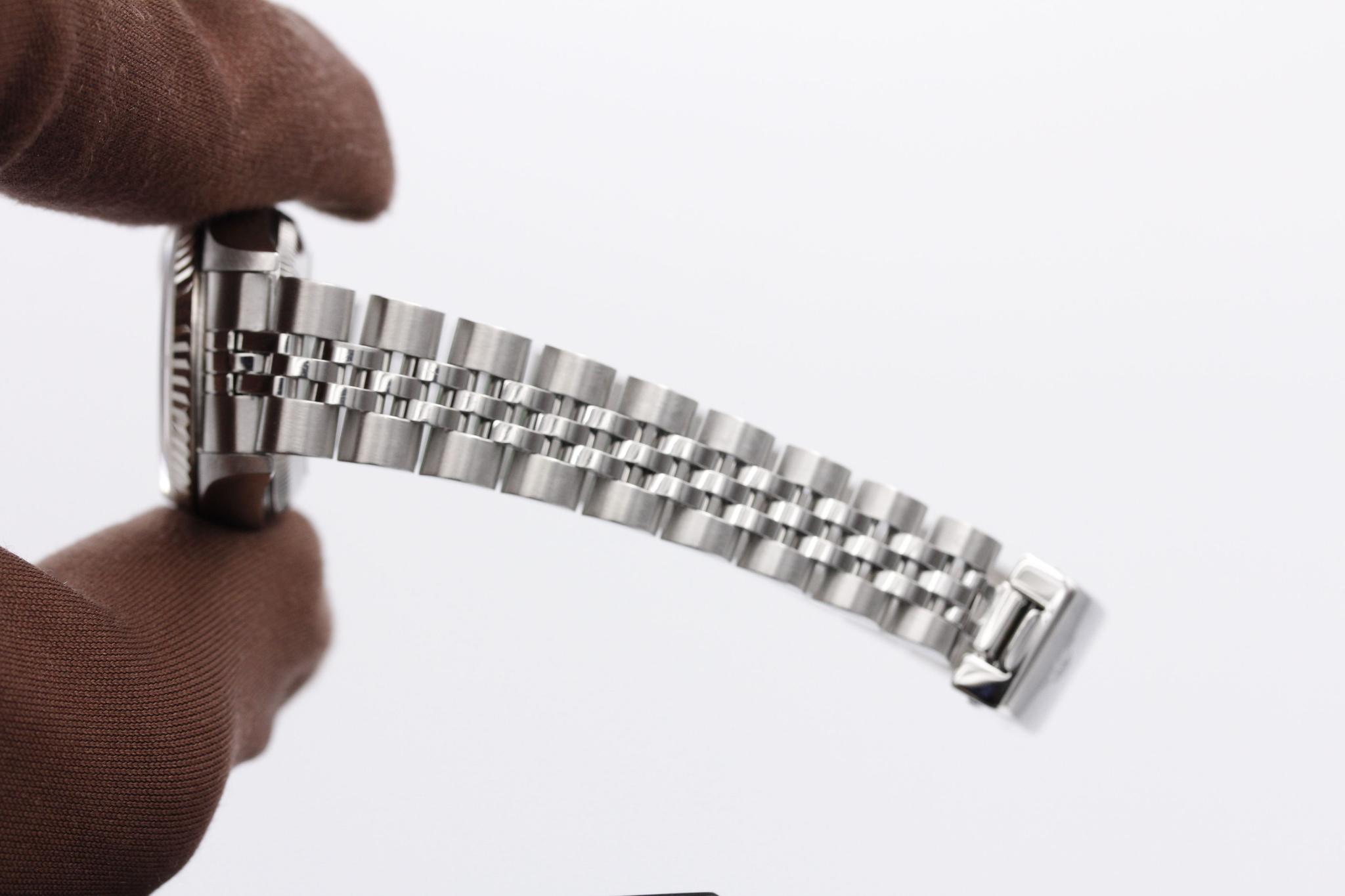 Watch Image 8