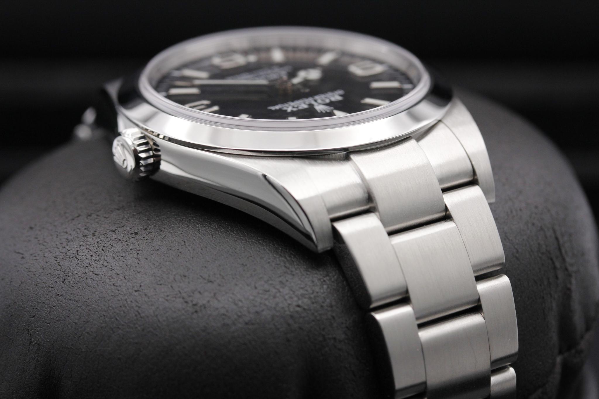 Watch Image 4
