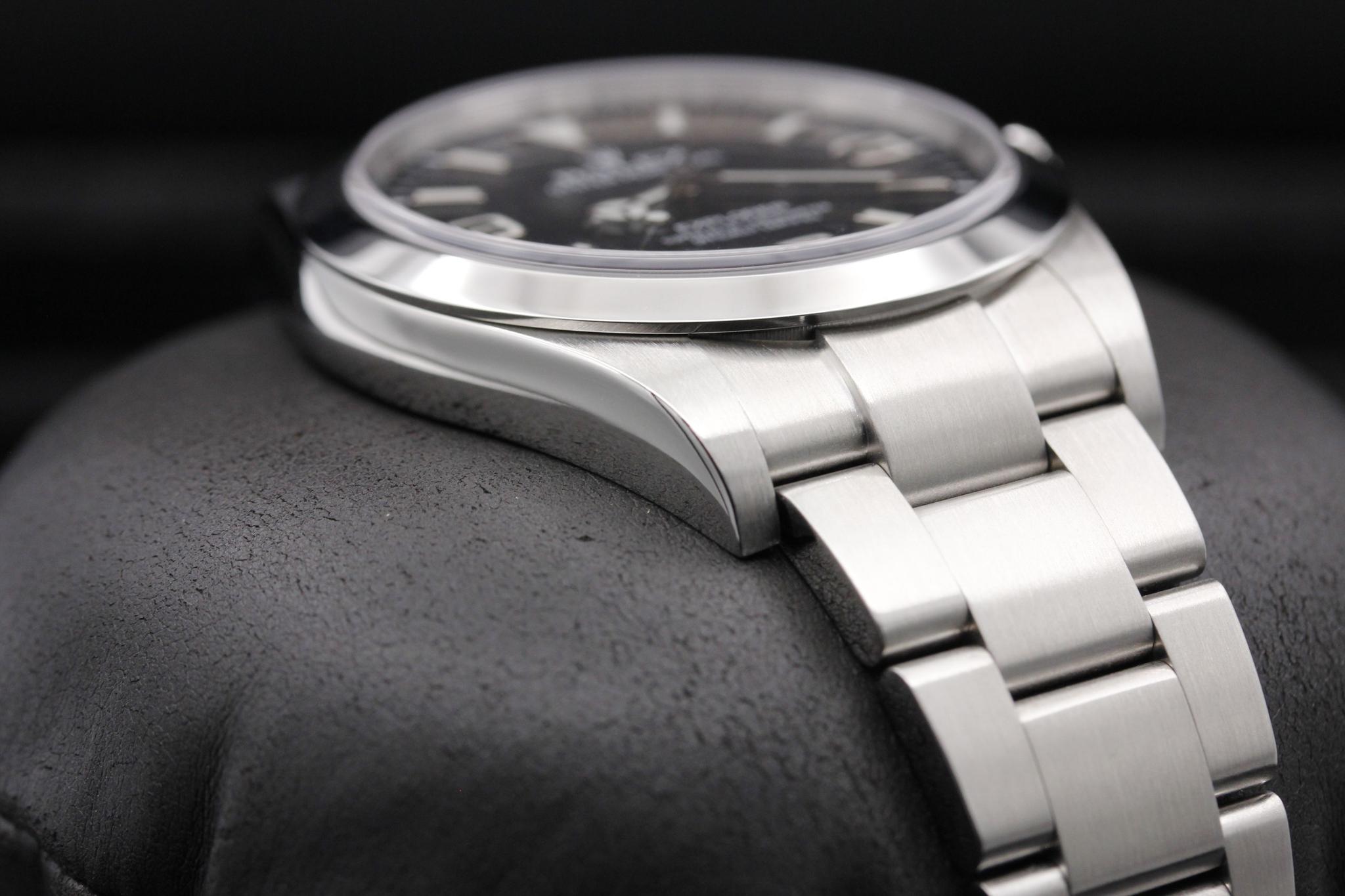 Watch Image 6