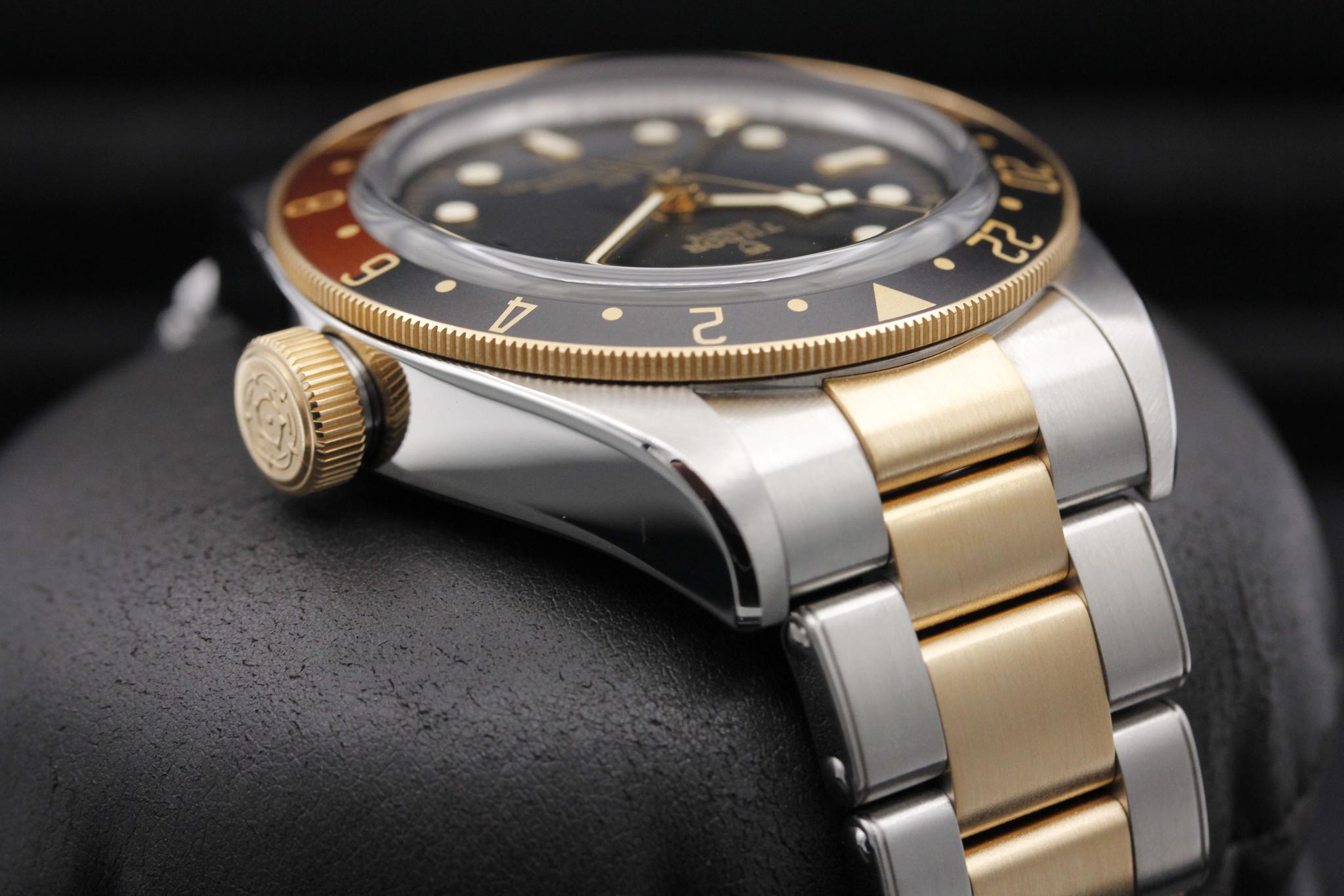 Watch Image 4