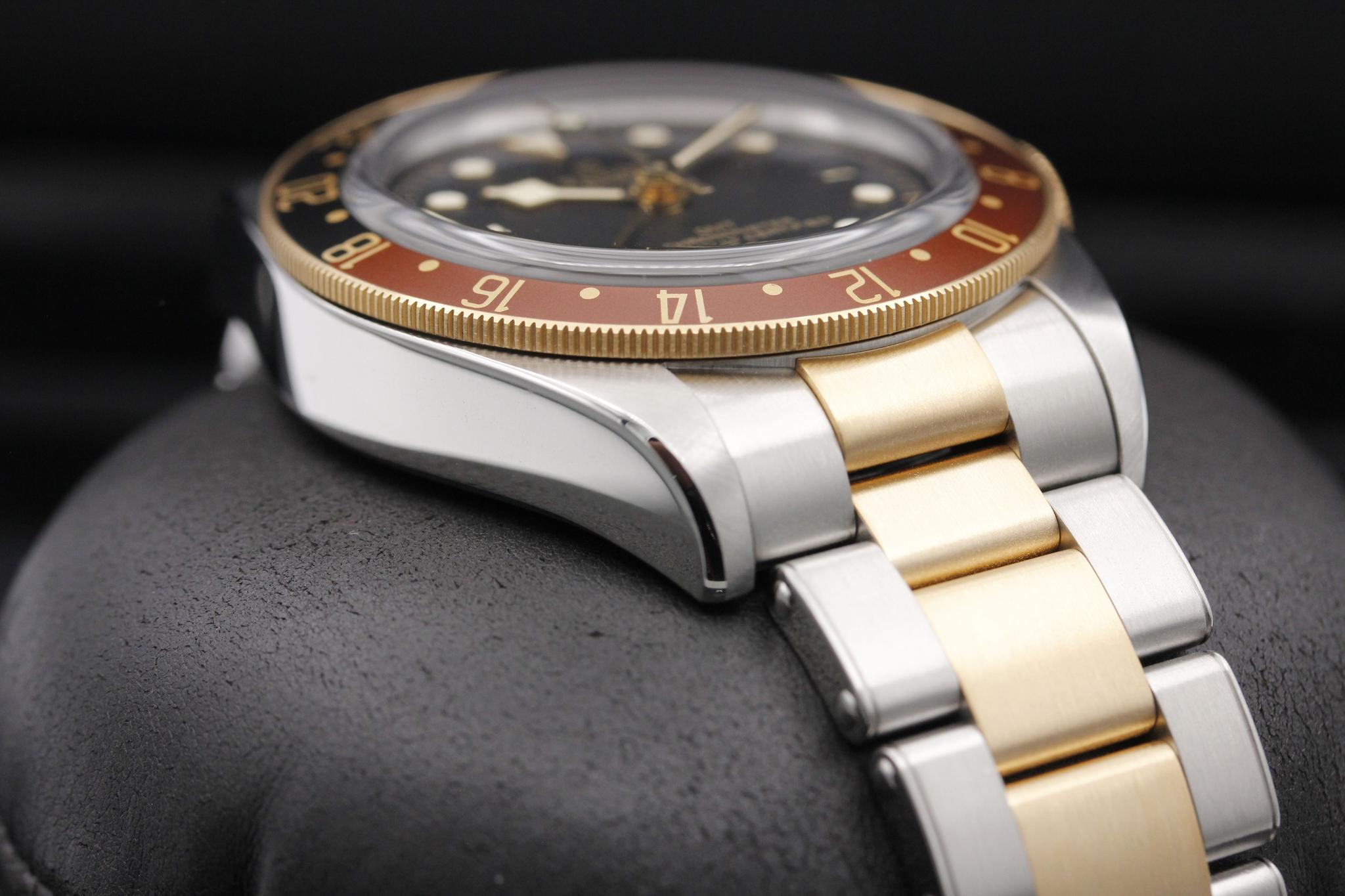 Watch Image 6