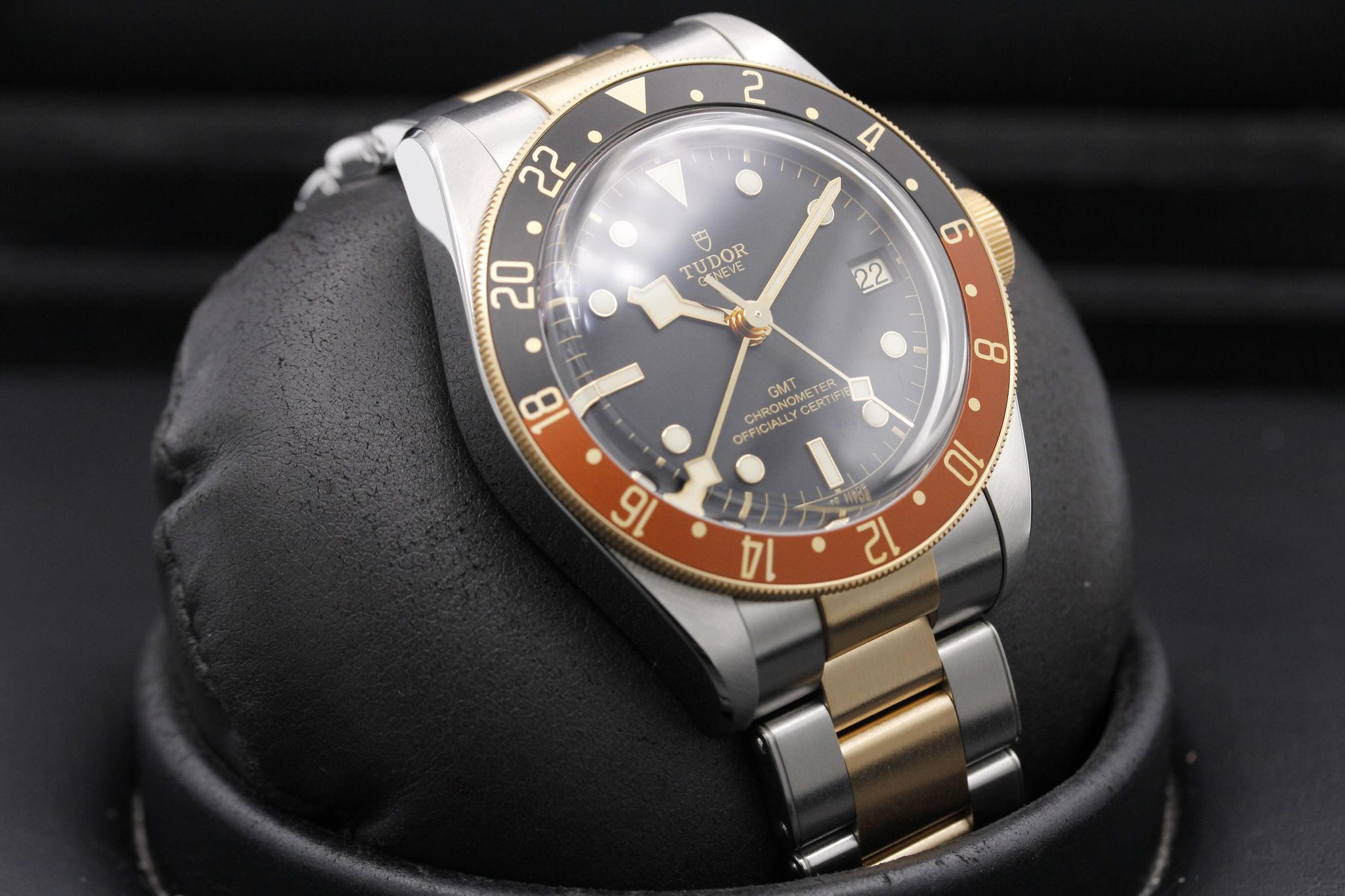Watch Image 10