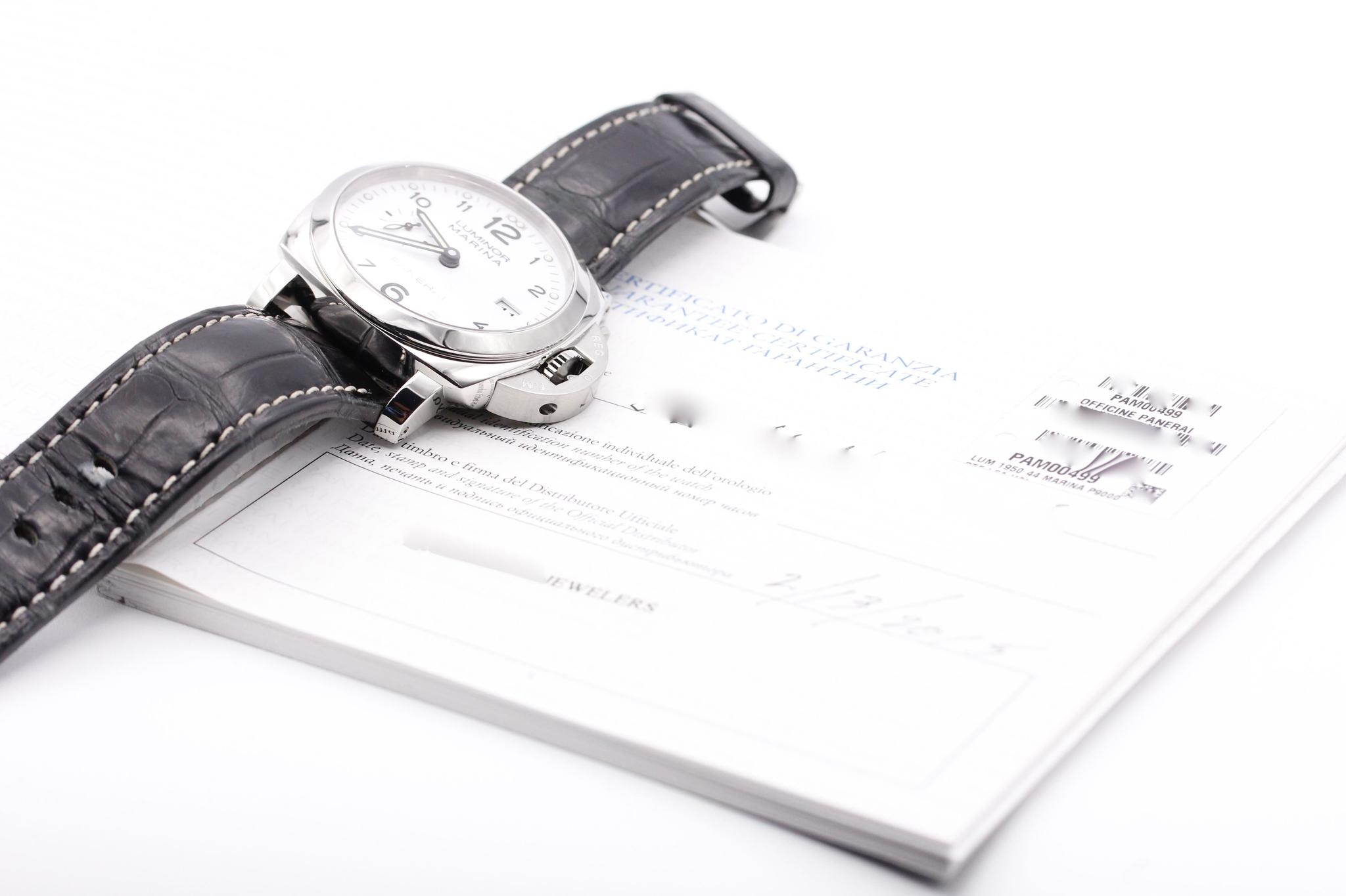 Watch Image 11