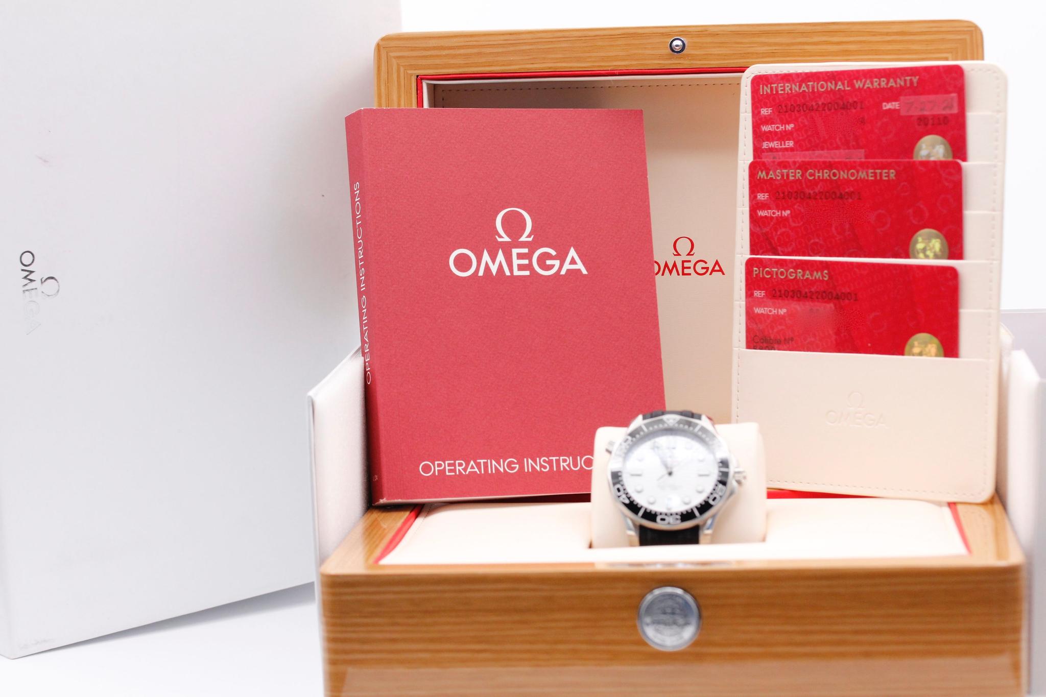 Watch Image 11