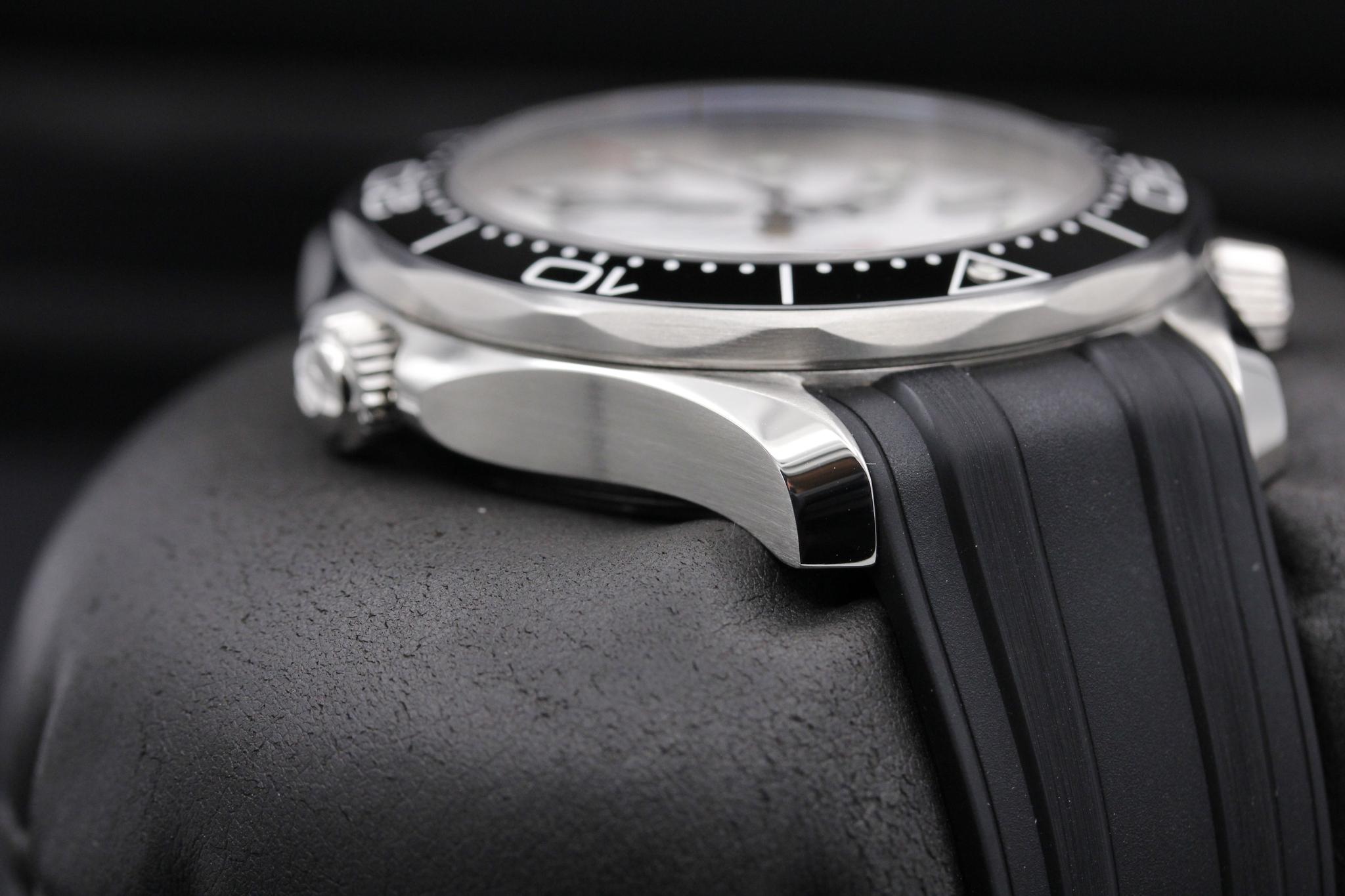 Watch Image 4