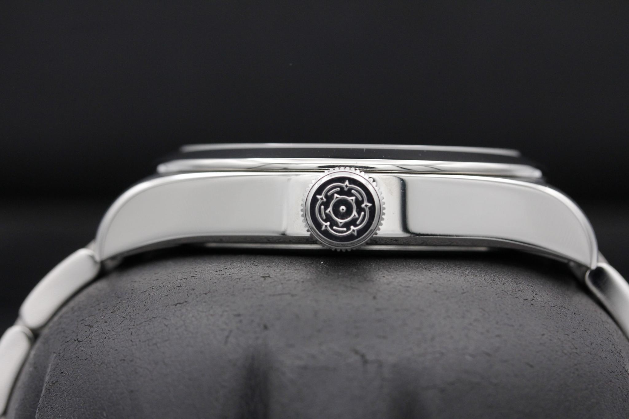 Watch Image 3