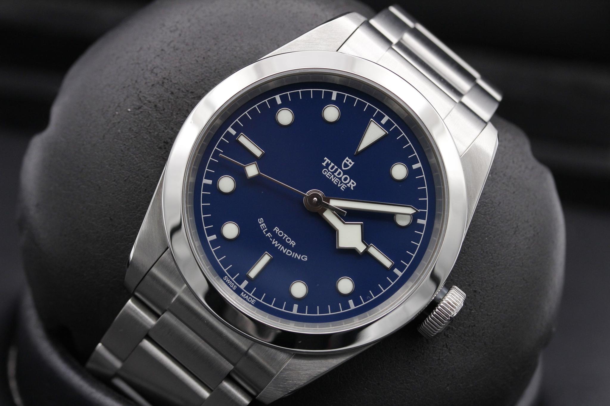 Watch Image 9
