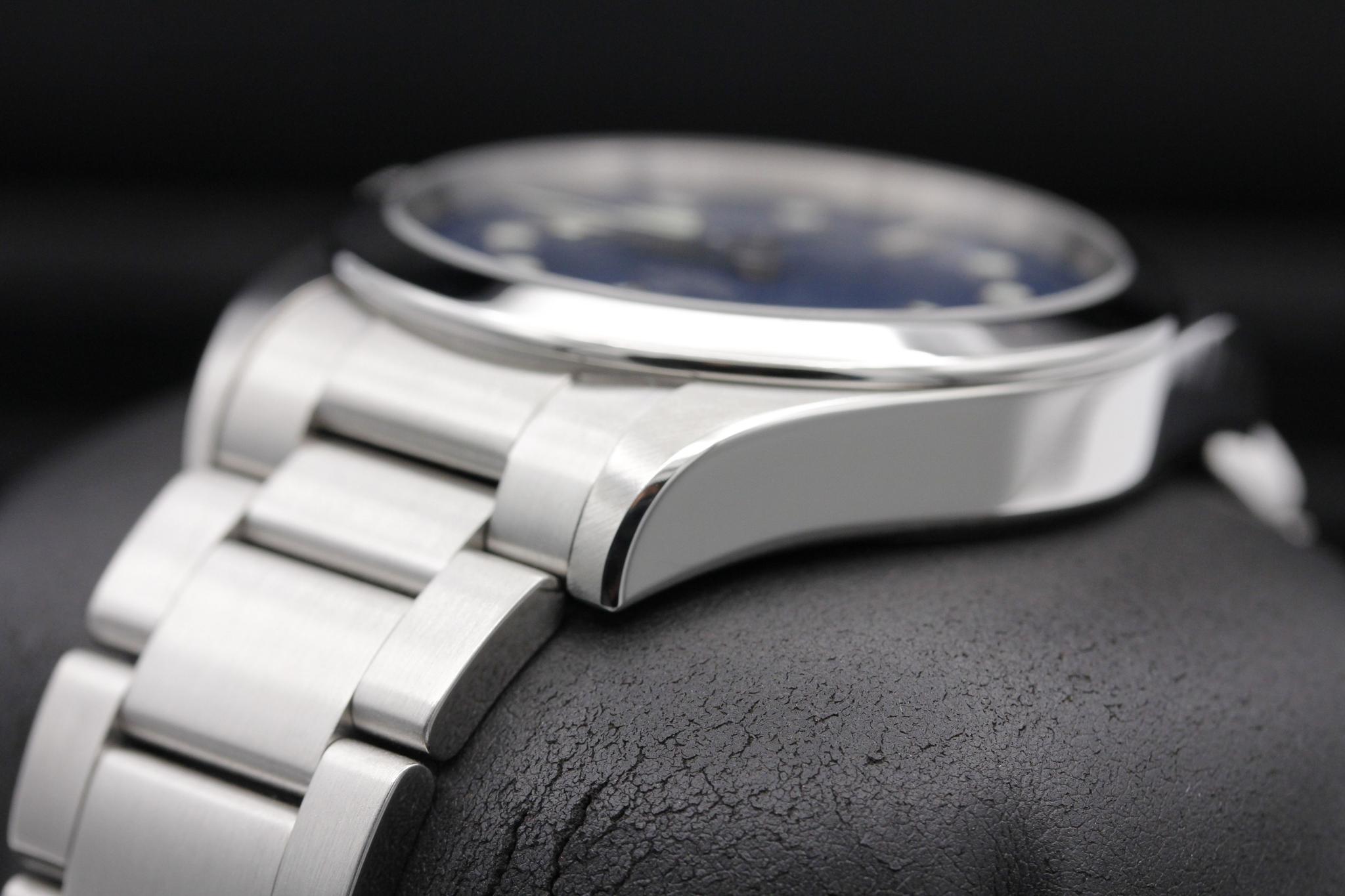 Watch Image 5