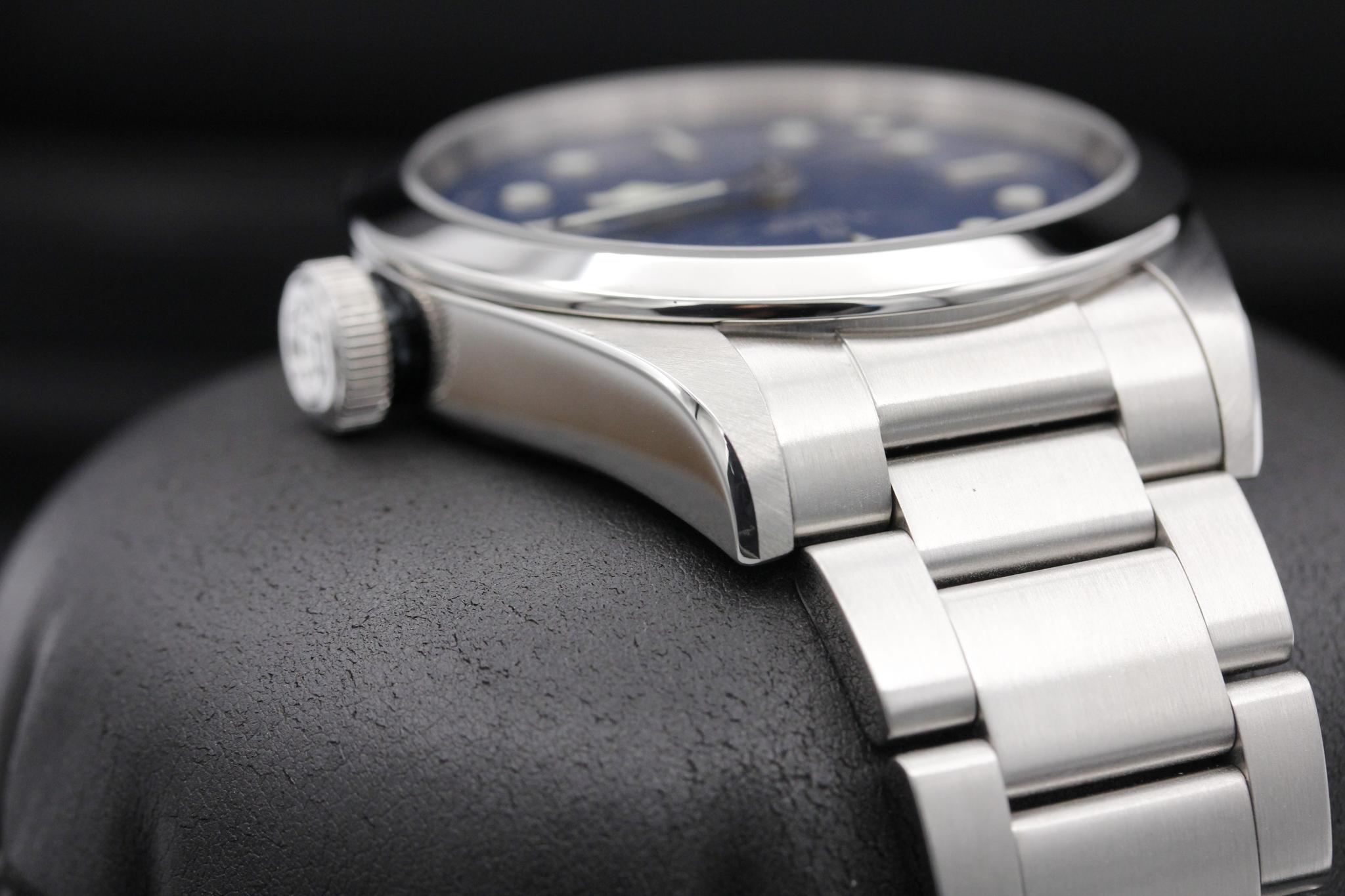 Watch Image 4