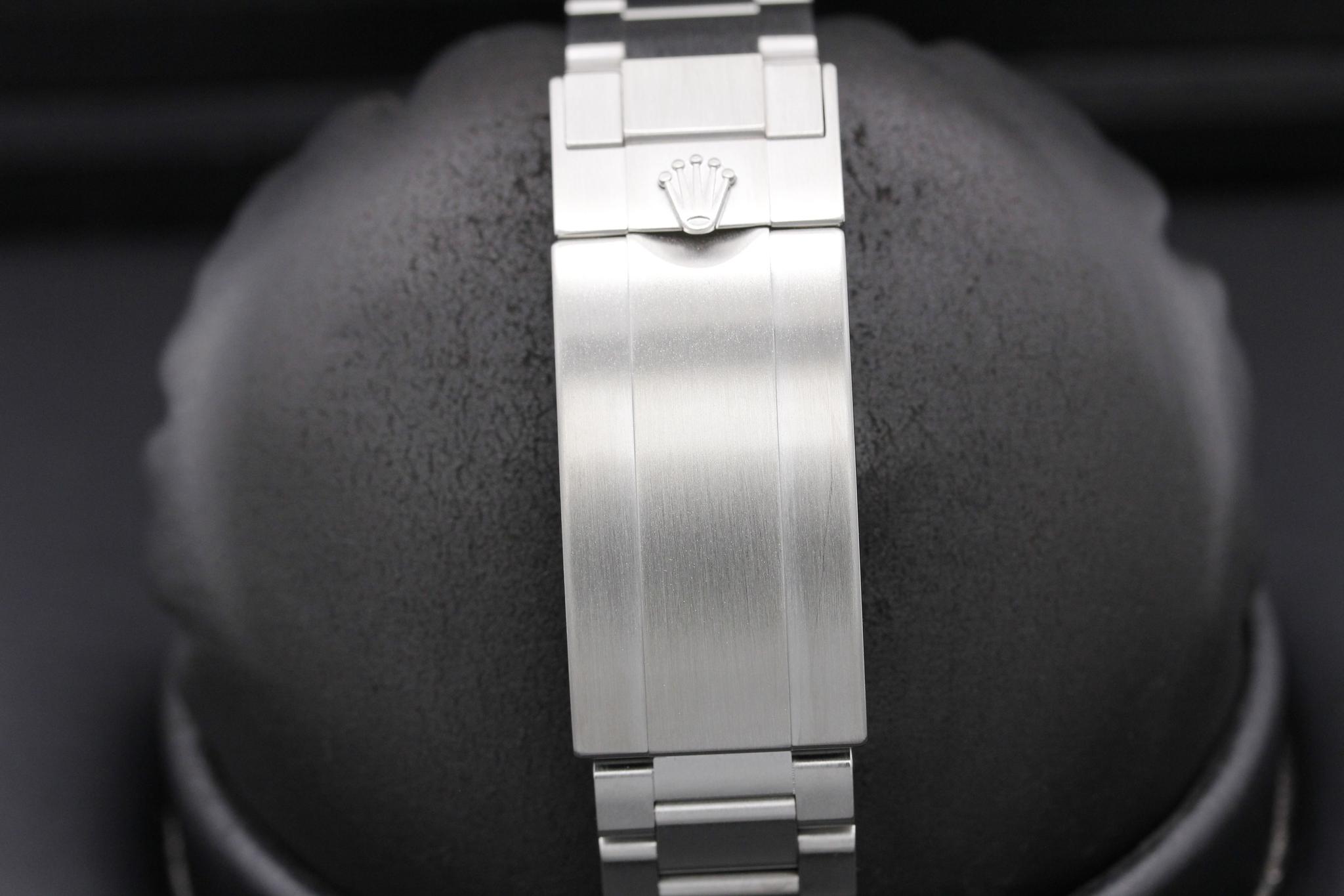 Watch Image 8